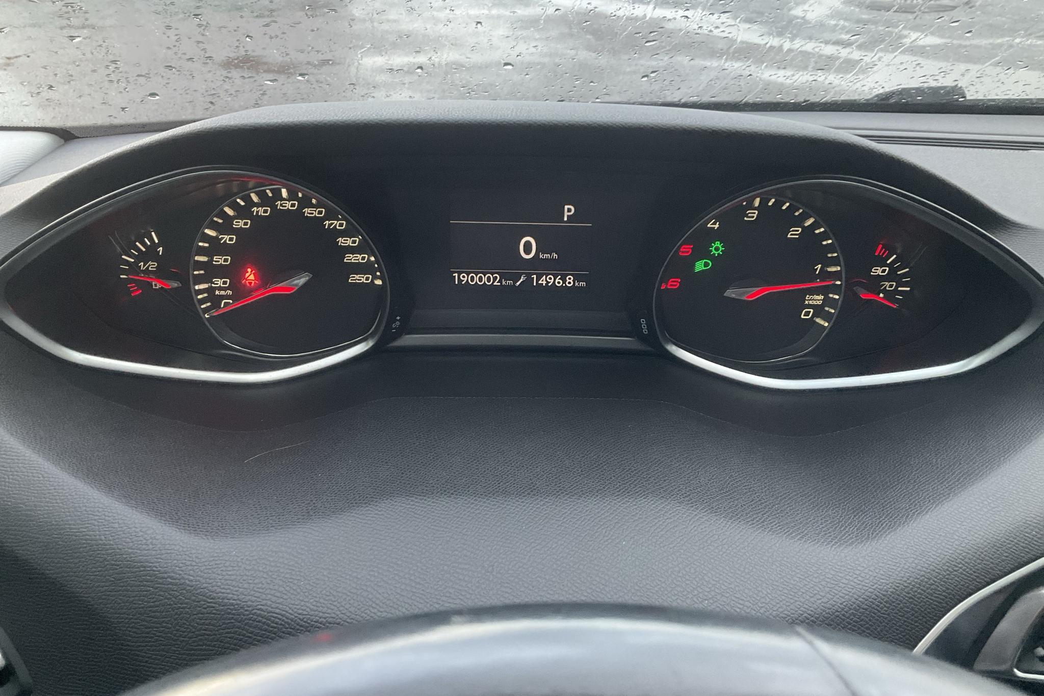 Peugeot 308 SW BlueHDi (150hk) - 190 000 km - Automatyczna - Dark Blue - 2015