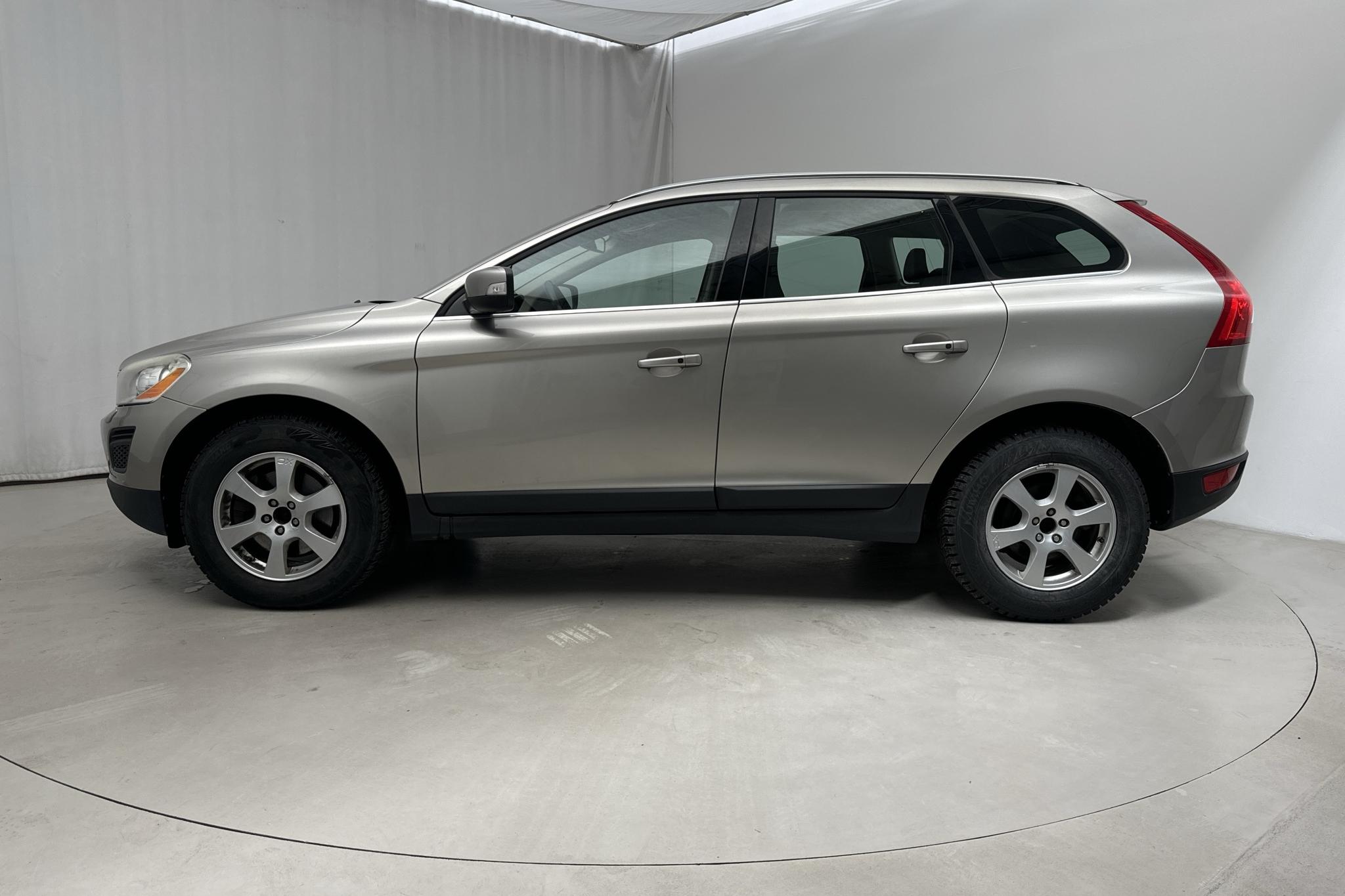 Volvo XC60 D3 2WD (163hk) - 185 380 km - Automatic - Light Brown - 2012