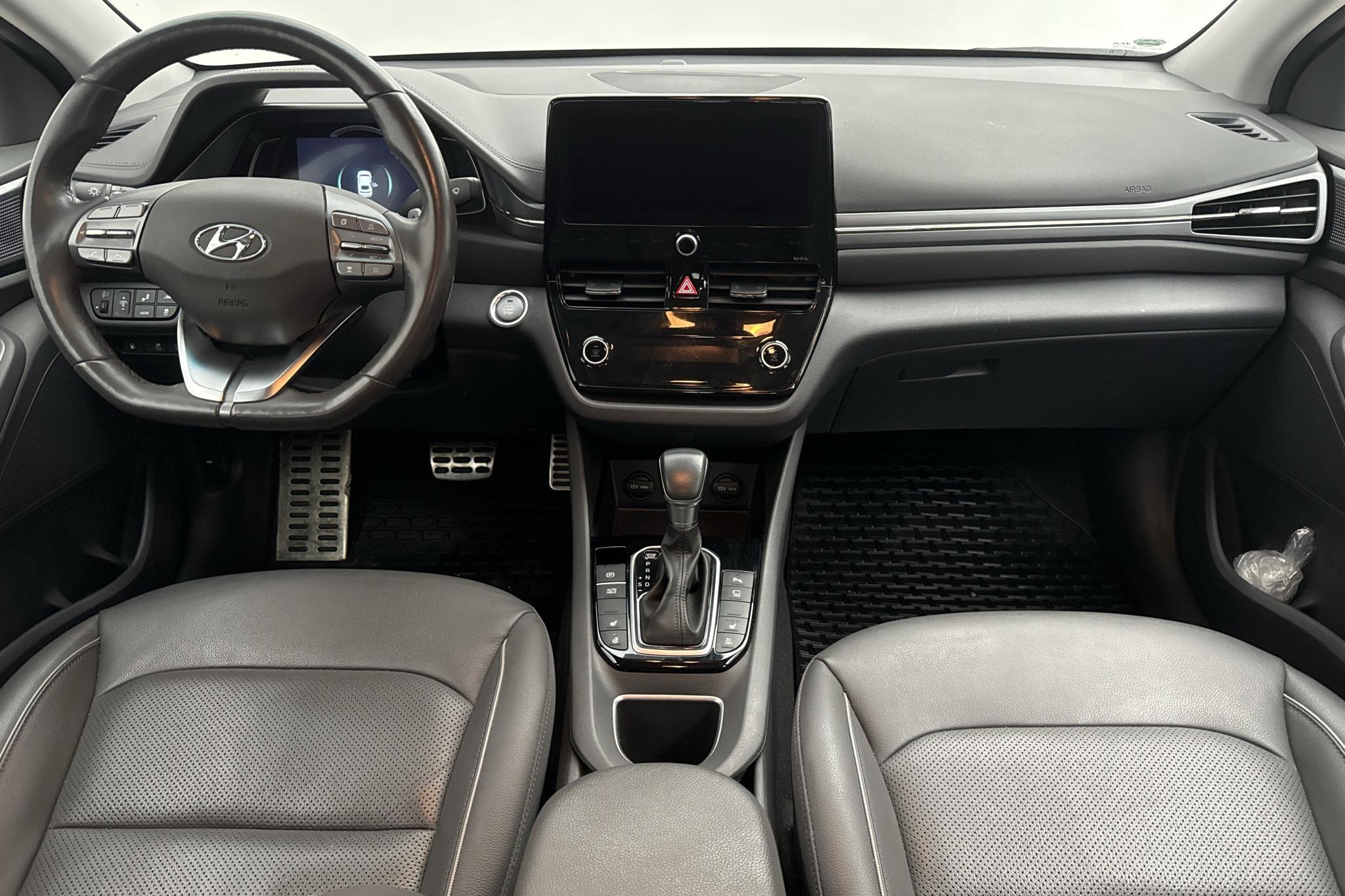 Hyundai IONIQ Plug-in (141hk) - 45 210 km - Automatic - 2020