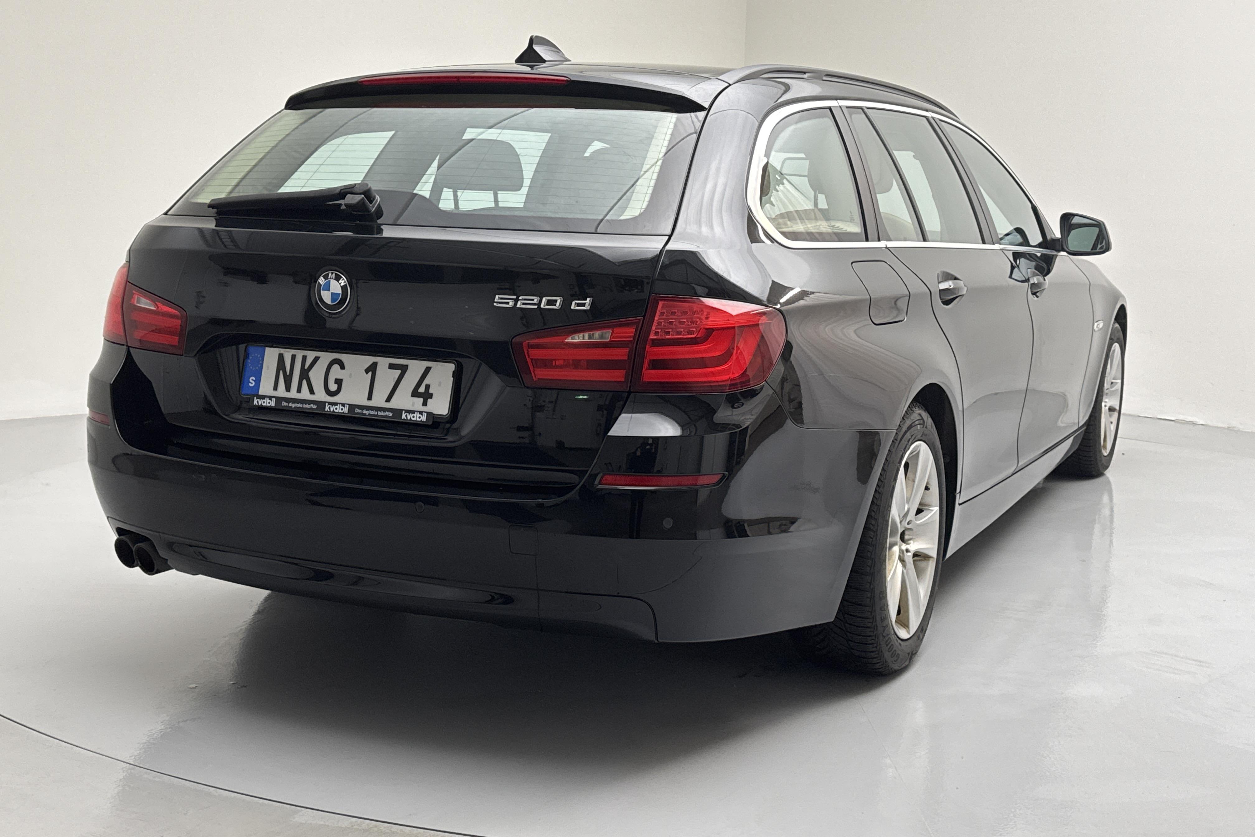 BMW 520d Touring, F11 (184hk) - 26 410 mil - Manuell - svart - 2013