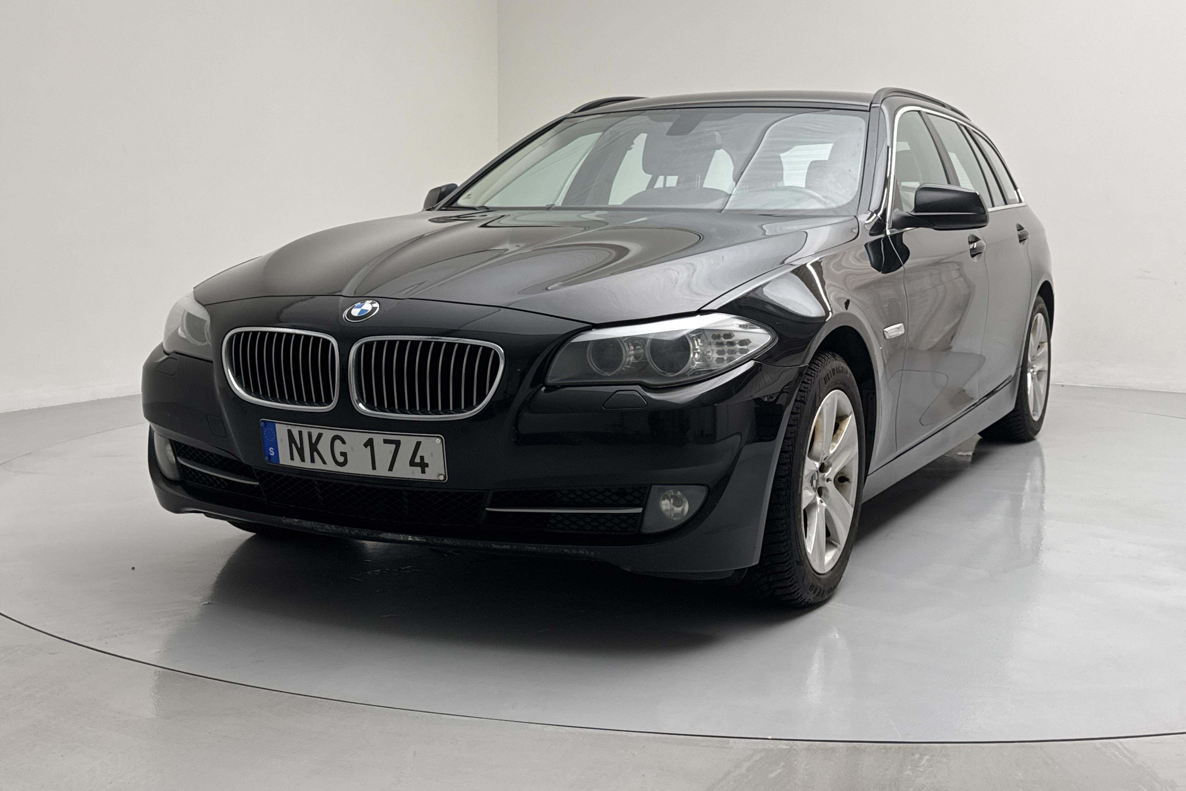 BMW 520d Touring, F11 (184hk) - 264 100 km - Manuaalinen - musta - 2013