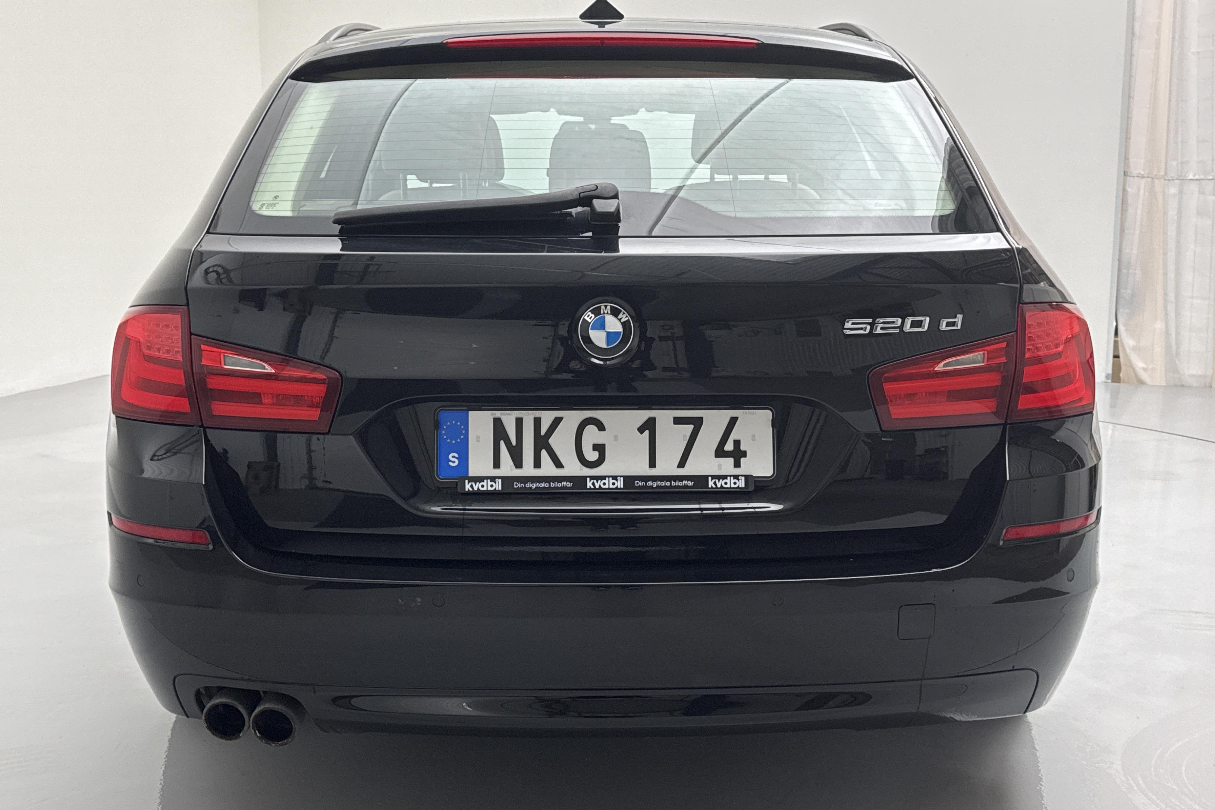 BMW 520d Touring, F11 (184hk) - 264 100 km - Manual - black - 2013