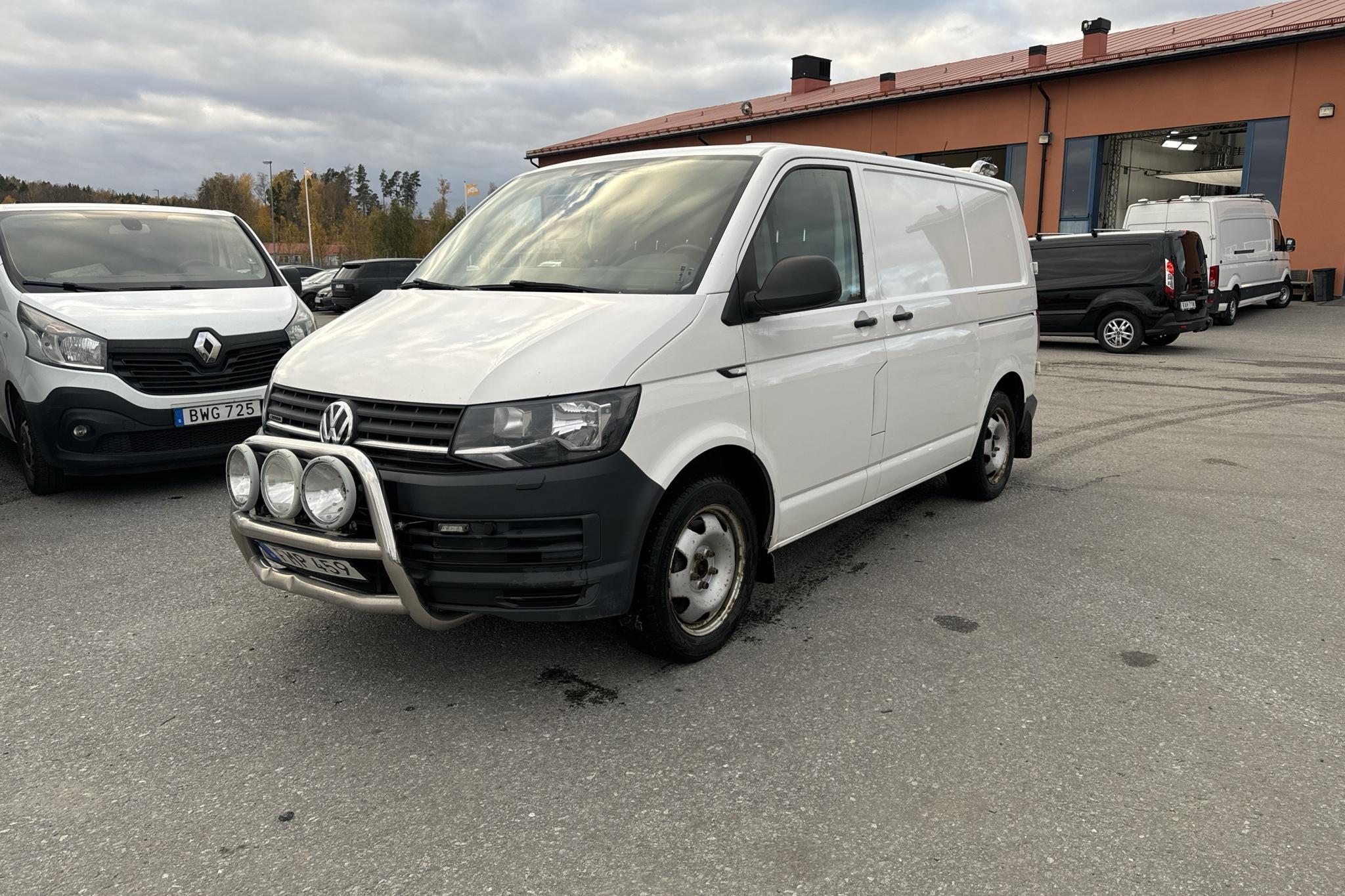 VW Transporter T6 2.0 TDI BMT 4MOTION Skåp (180hk) - 13 529 mil - Automat - vit - 2016