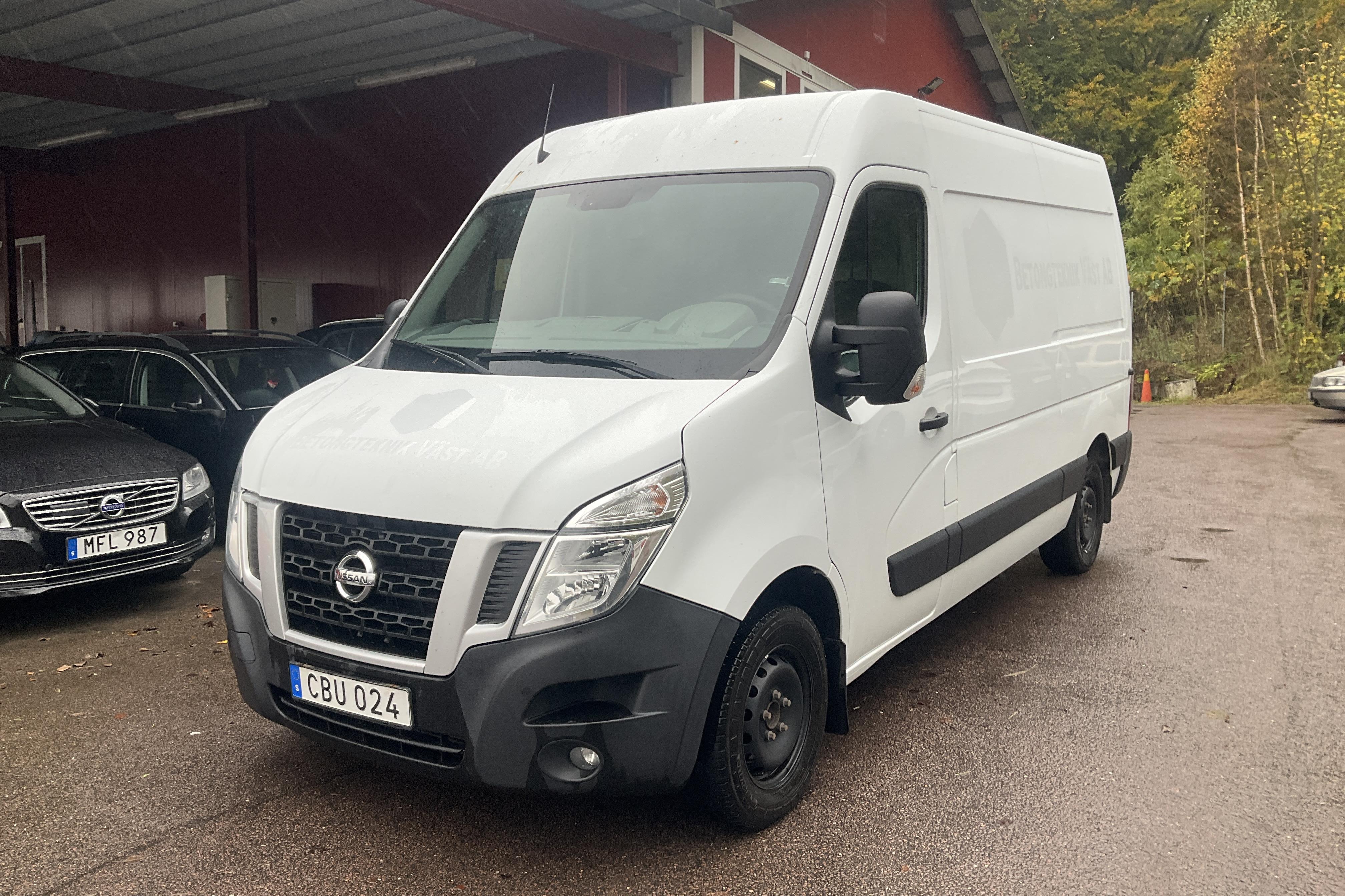 Nissan NV400 2.3 dCi Skåp (145hk) - 184 300 km - Manualna - biały - 2017