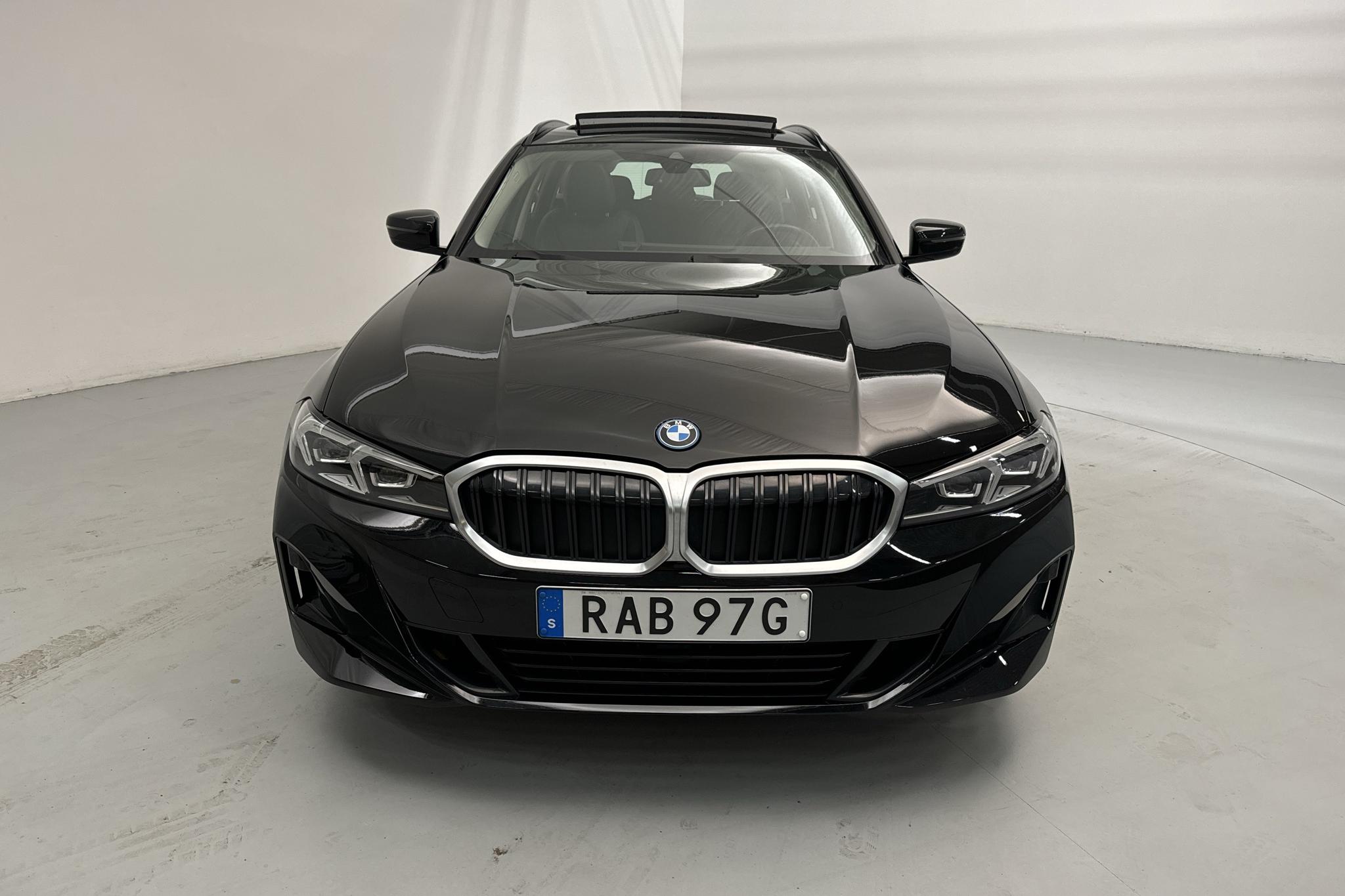 BMW 330e xDrive Touring LCI, G21 (292hk) - 46 030 km - Automatic - black - 2023