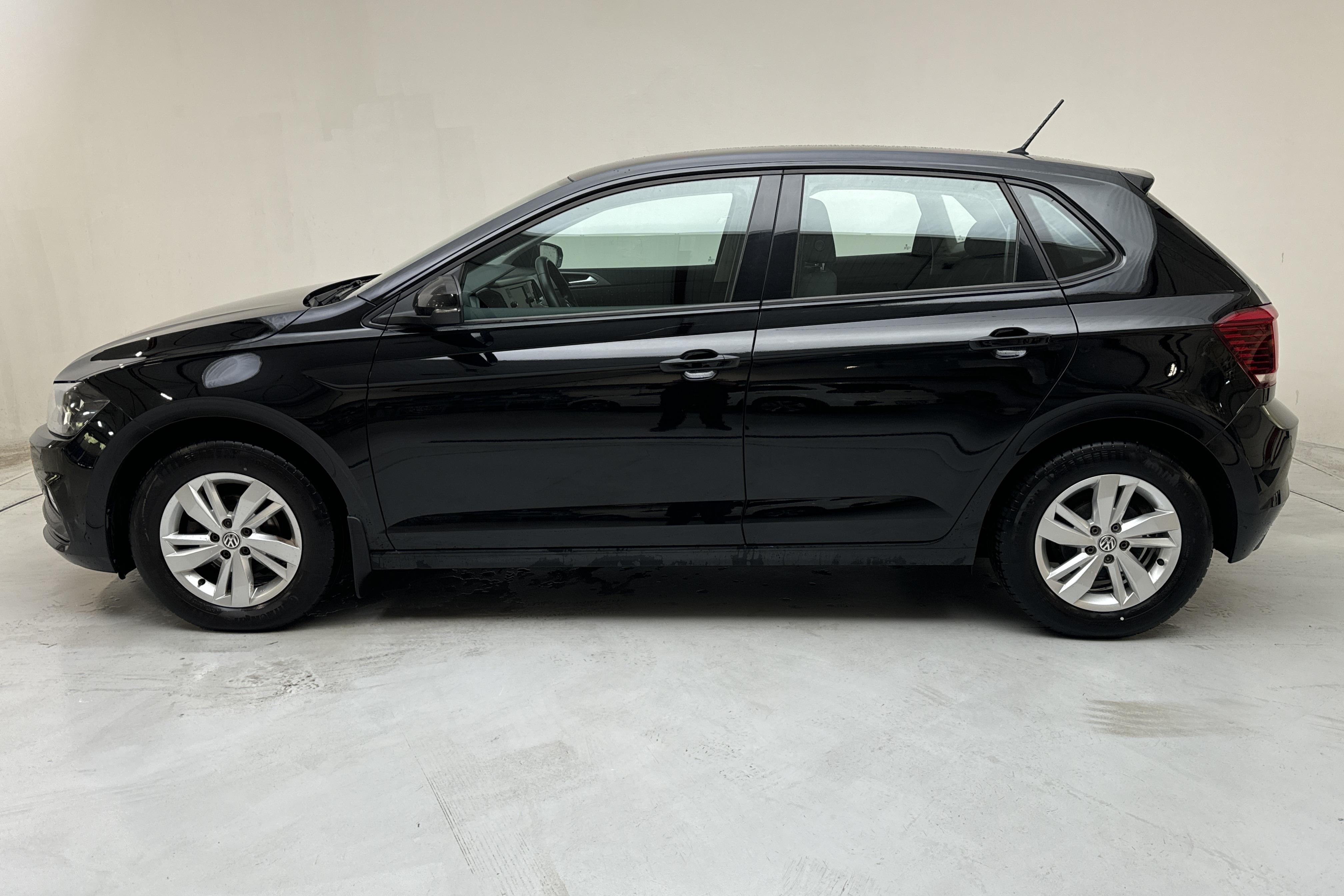 VW Polo 1.0 TSI 5dr (95hk) - 101 580 km - Automatyczna - czarny - 2019