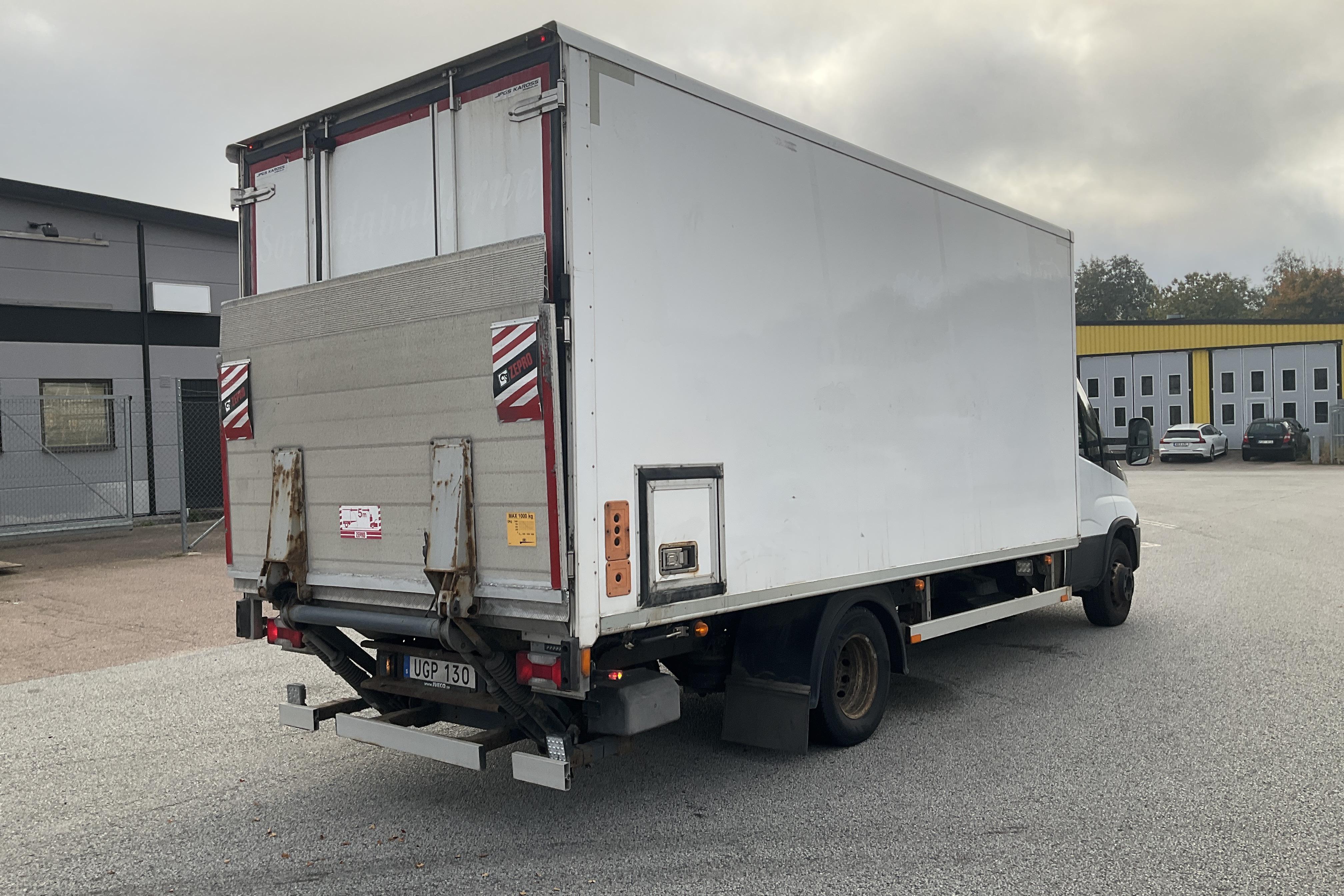 Iveco DAILY 70C17H P - 296 990 km - Käsitsi - valge - 2014