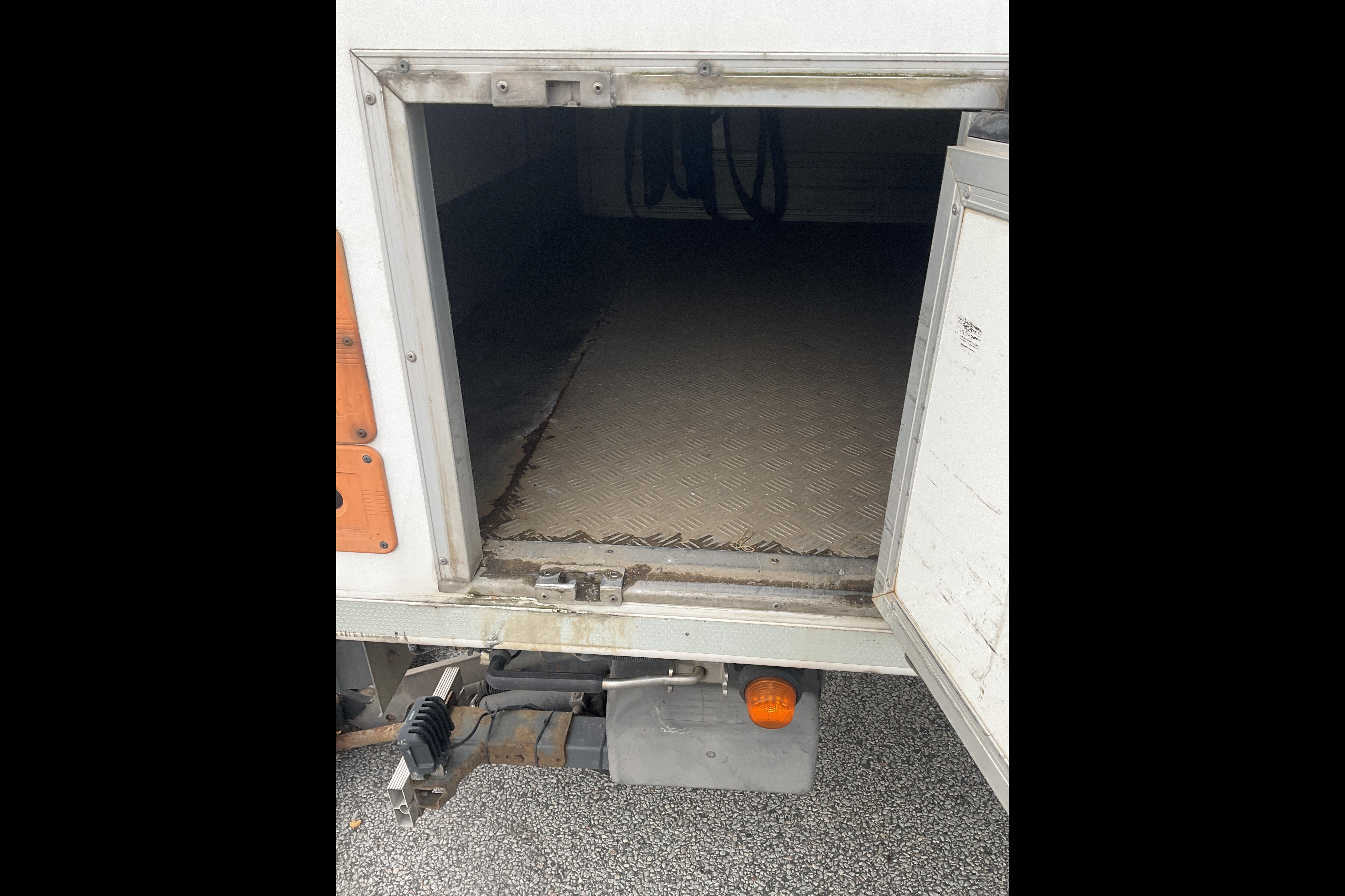 Iveco DAILY 70C17H P - 296 990 km - Manual - white - 2014