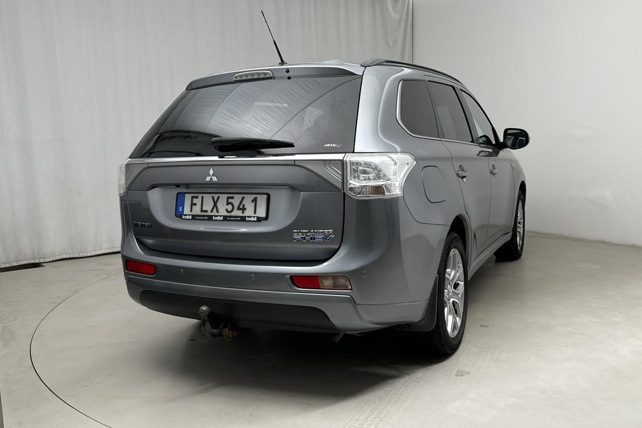 Mitsubishi Outlander 2.0 Plug-in Hybrid 4WD (121hk) - 113 950 km - Automaattinen - 2014