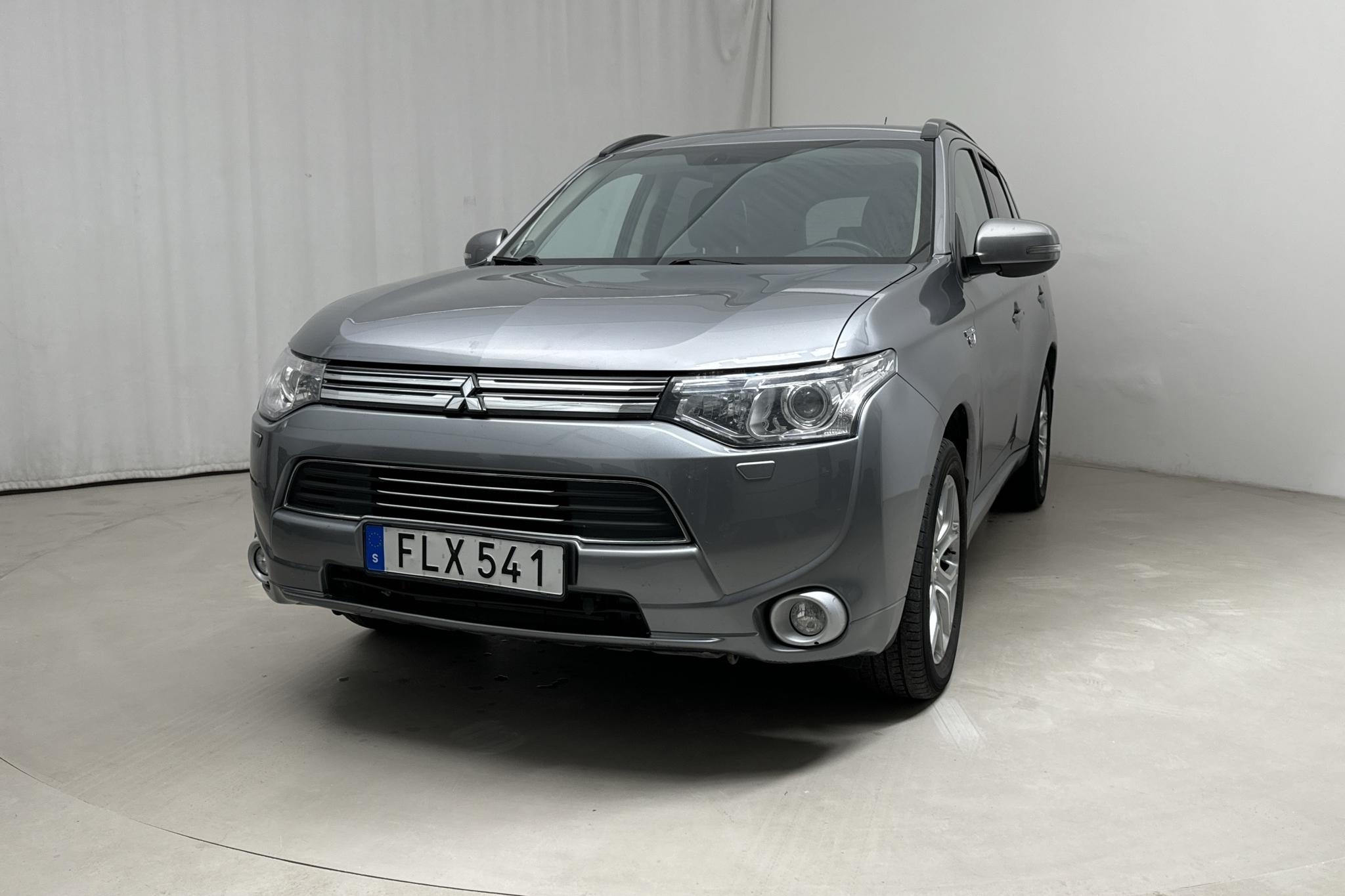 Mitsubishi Outlander 2.0 Plug-in Hybrid 4WD (121hk) - 113 950 km - Automaatne - 2014