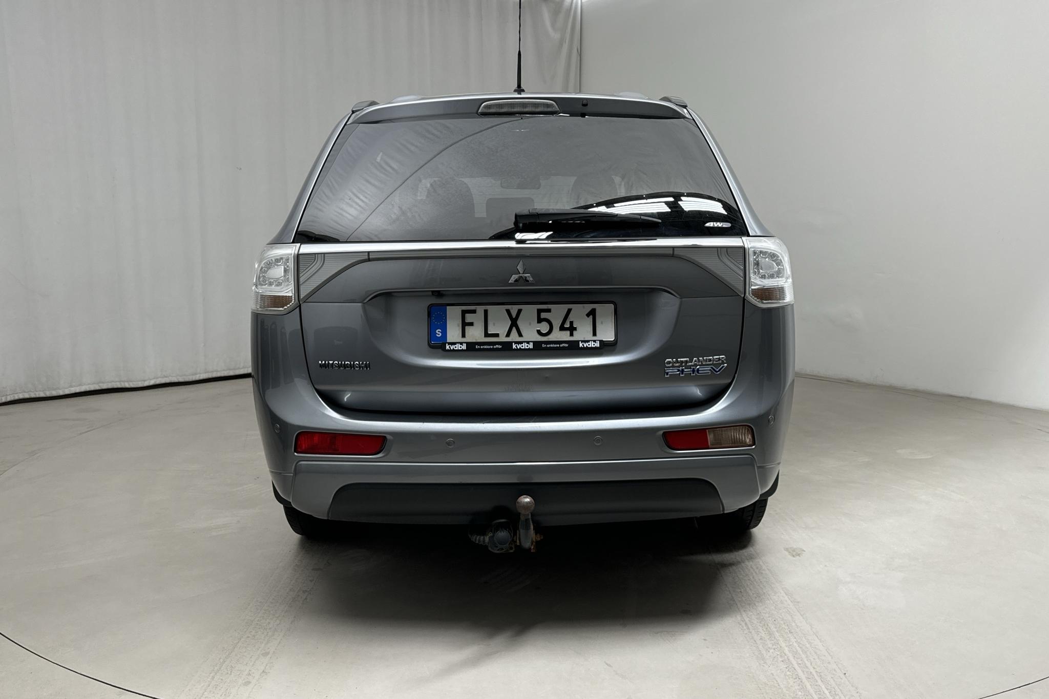 Mitsubishi Outlander 2.0 Plug-in Hybrid 4WD (121hk) - 113 950 km - Automatyczna - 2014