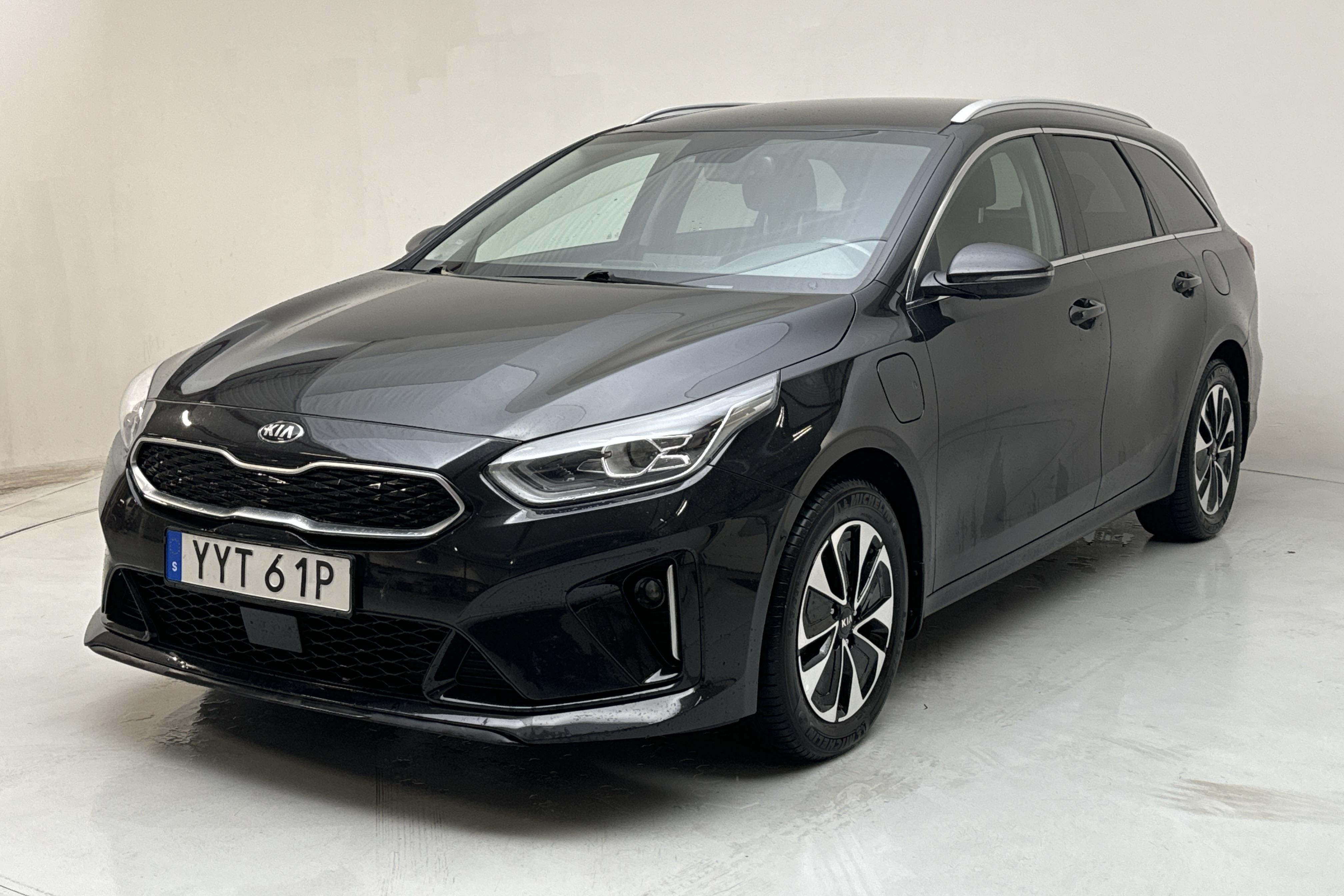 KIA Ceed 1.6 Plug-in Hybrid SW (141hk) - 75 920 km - Automaattinen - musta - 2021