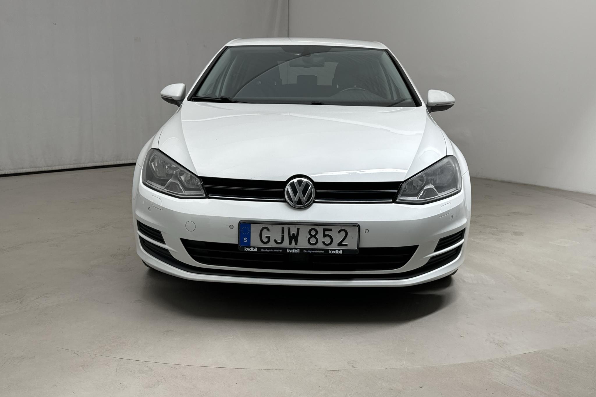 VW Golf VII 1.2 TSI 5dr (105hk) - 108 950 km - Automatic - white - 2015