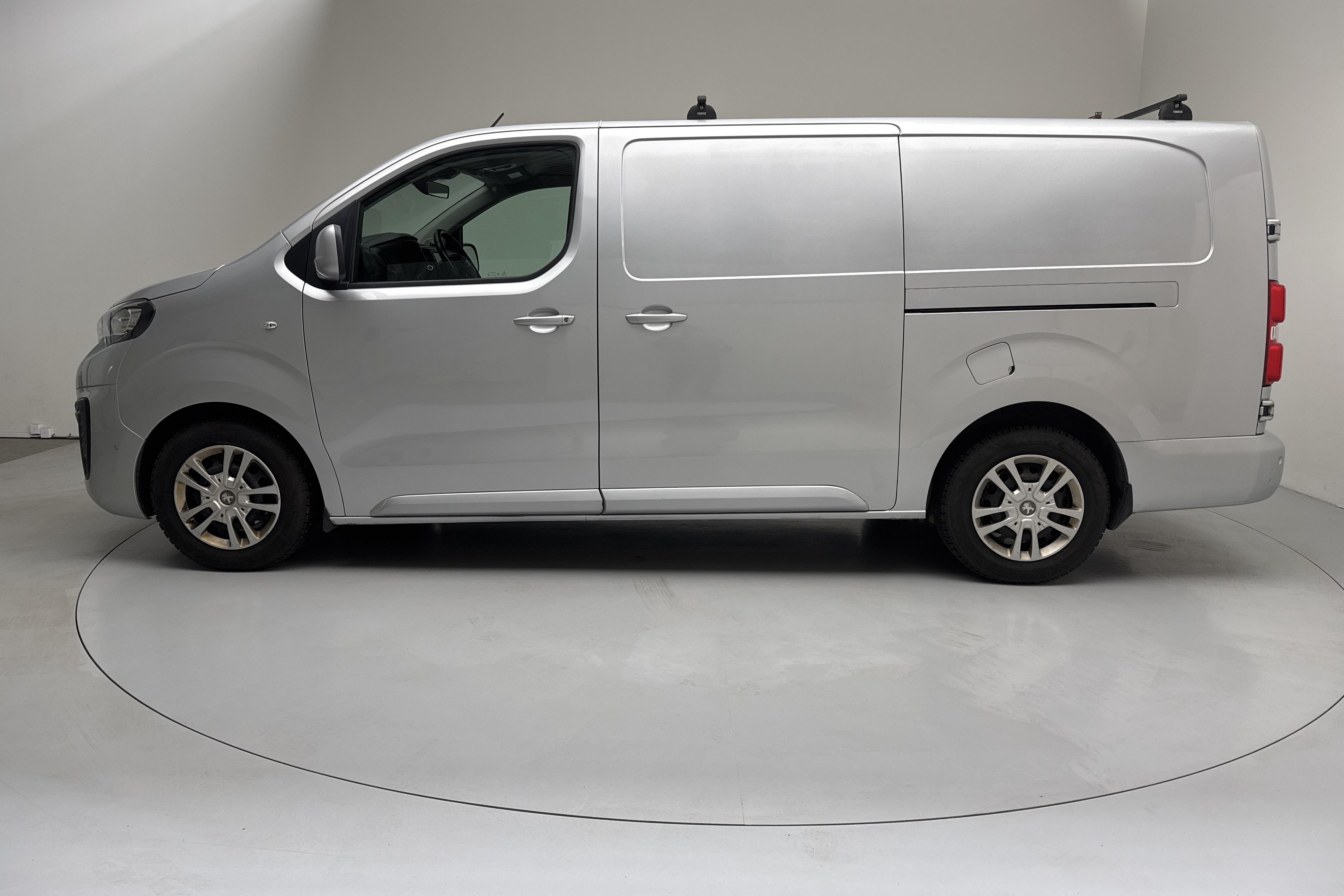 Peugeot Expert BlueHDi Skåp (180hk) - 10 252 mil - Automat - Light Grey - 2019