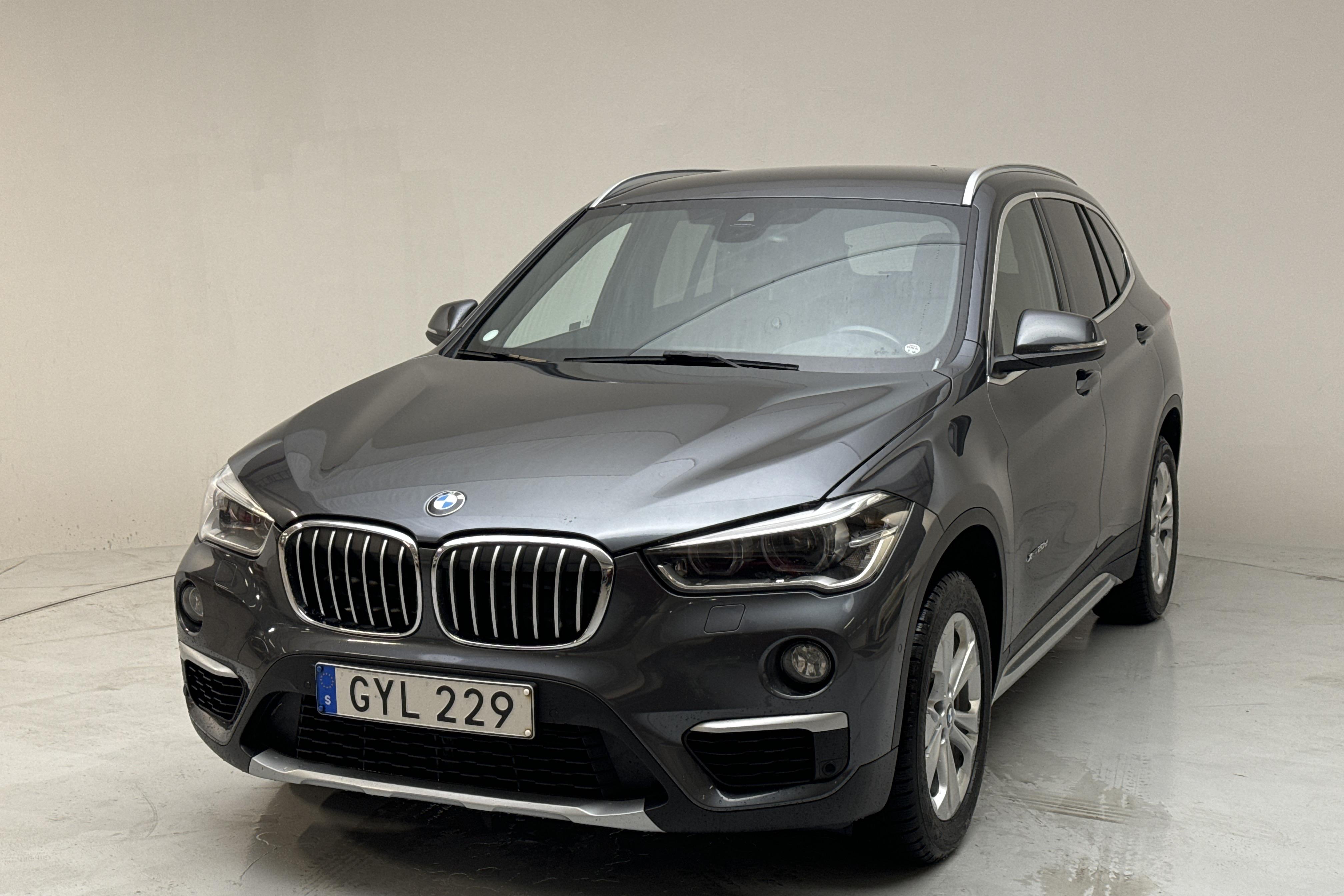 BMW X1 xDrive20d, F48 (190hk) - 136 730 km - Automatyczna - szary - 2017