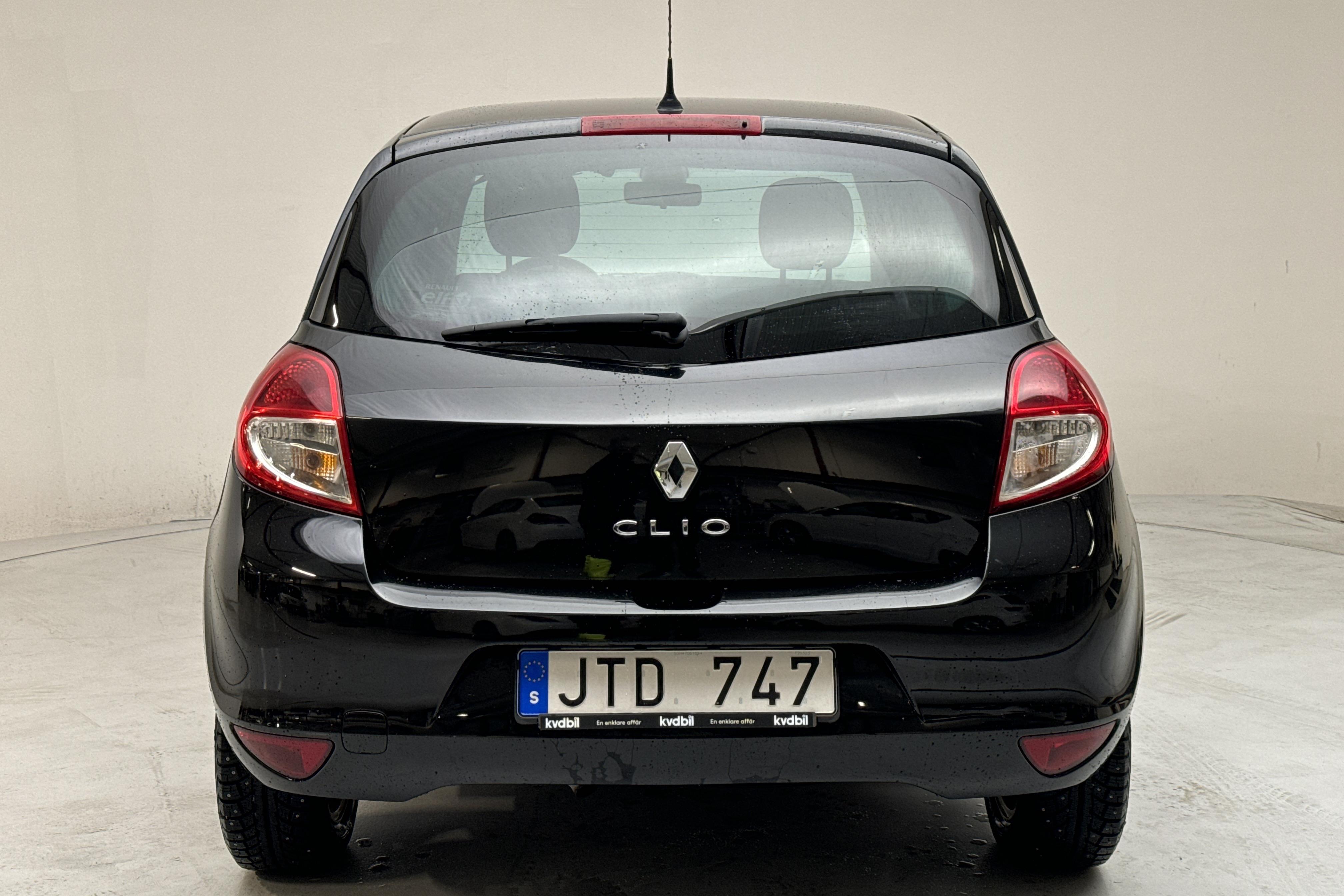 Renault Clio III 1.2 5dr (75hk) - 13 415 mil - Manuell - svart - 2012