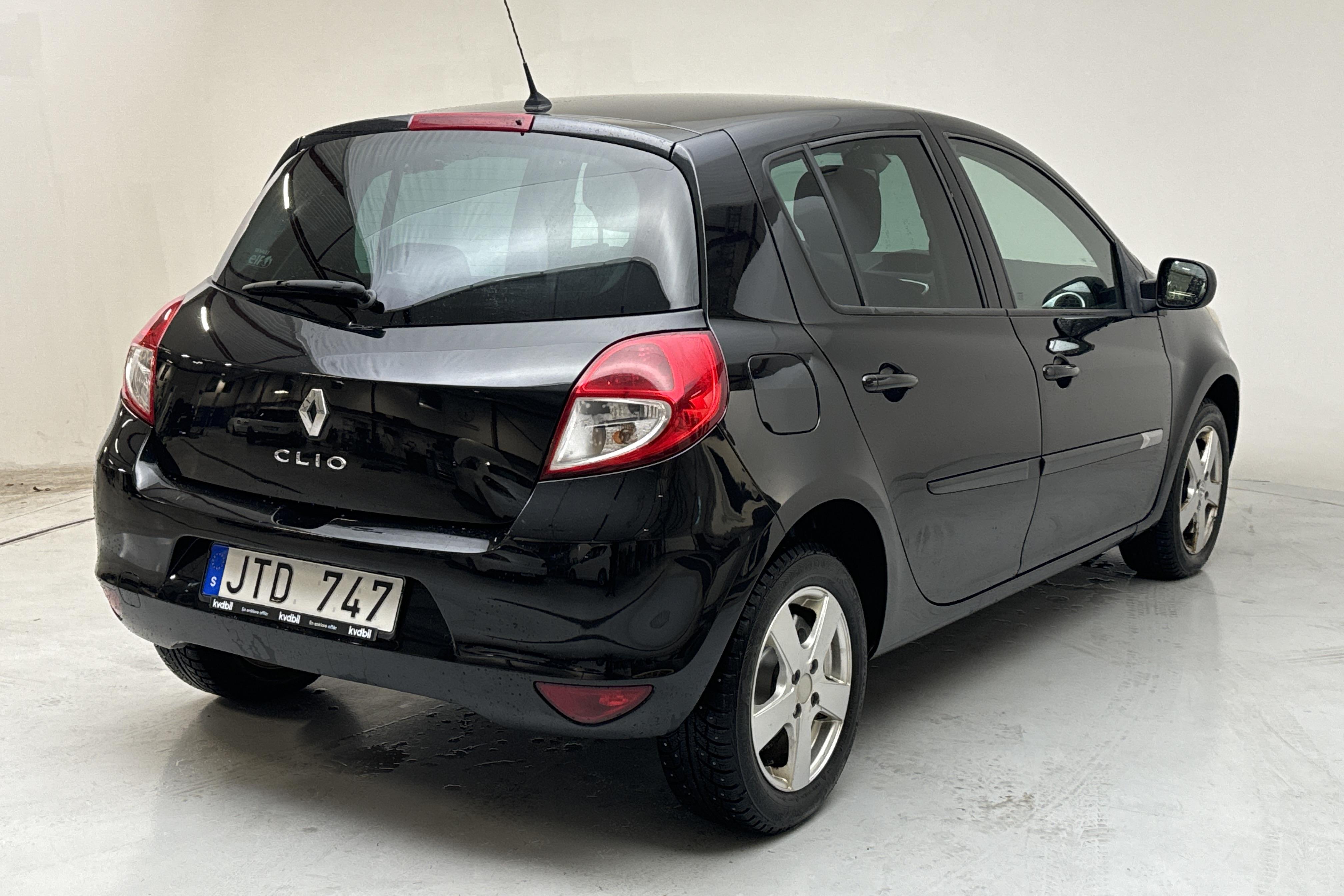 Renault Clio III 1.2 5dr (75hk) - 13 415 mil - Manuell - svart - 2012