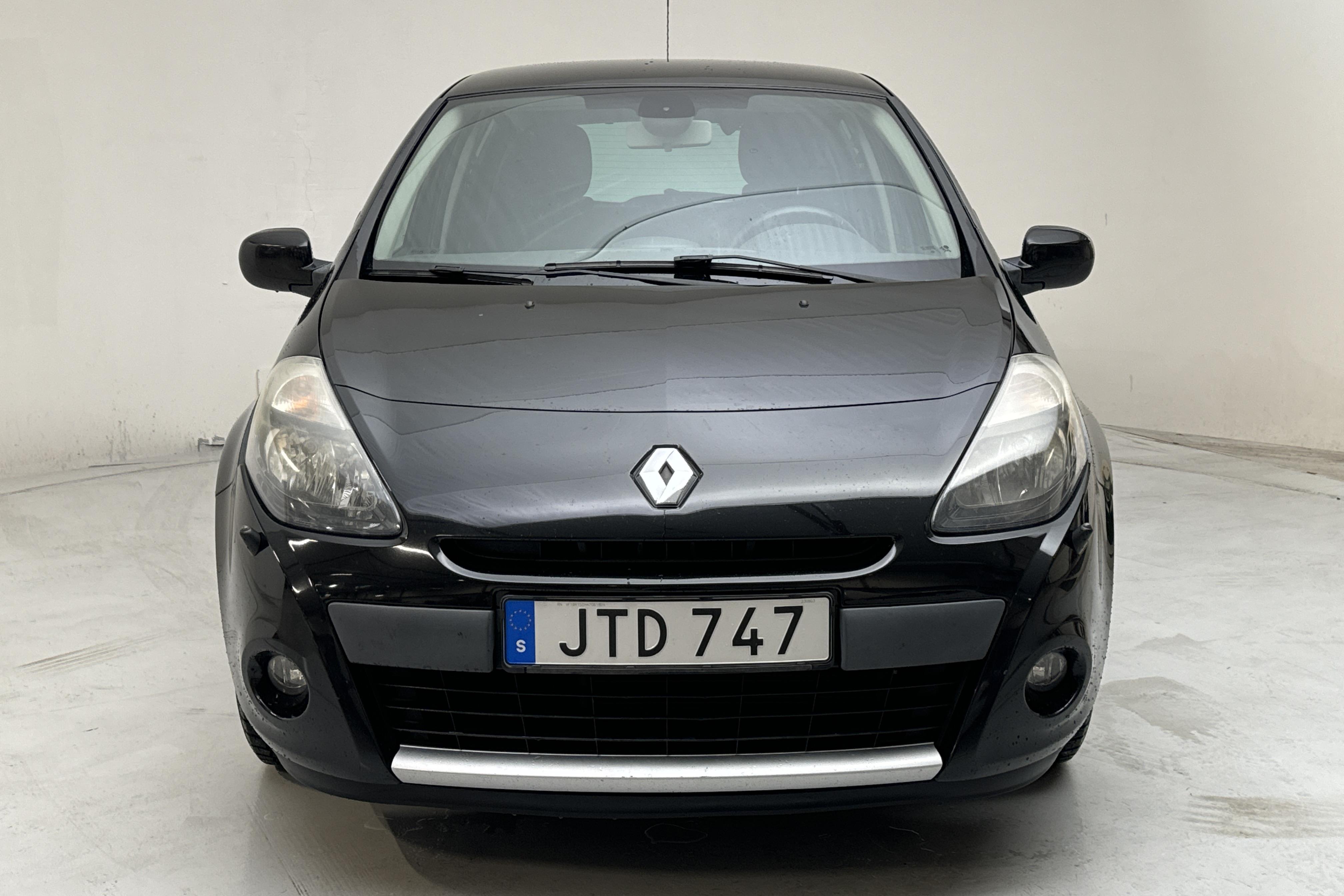 Renault Clio III 1.2 5dr (75hk) - 13 415 mil - Manuell - svart - 2012