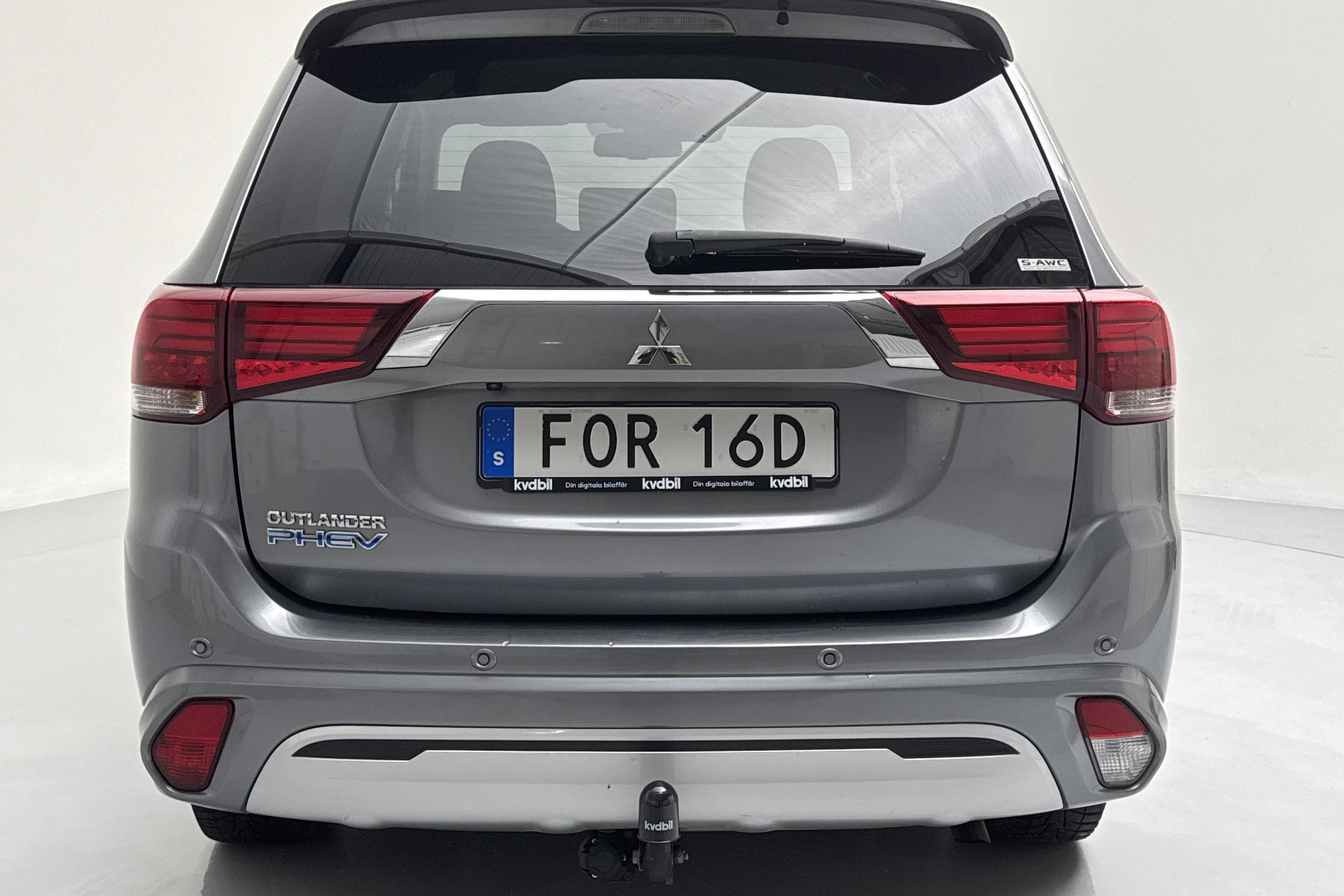 Mitsubishi Outlander 2.4 Plug-in Hybrid 4WD (224hk) - 120 350 km - Automatyczna - szary - 2020