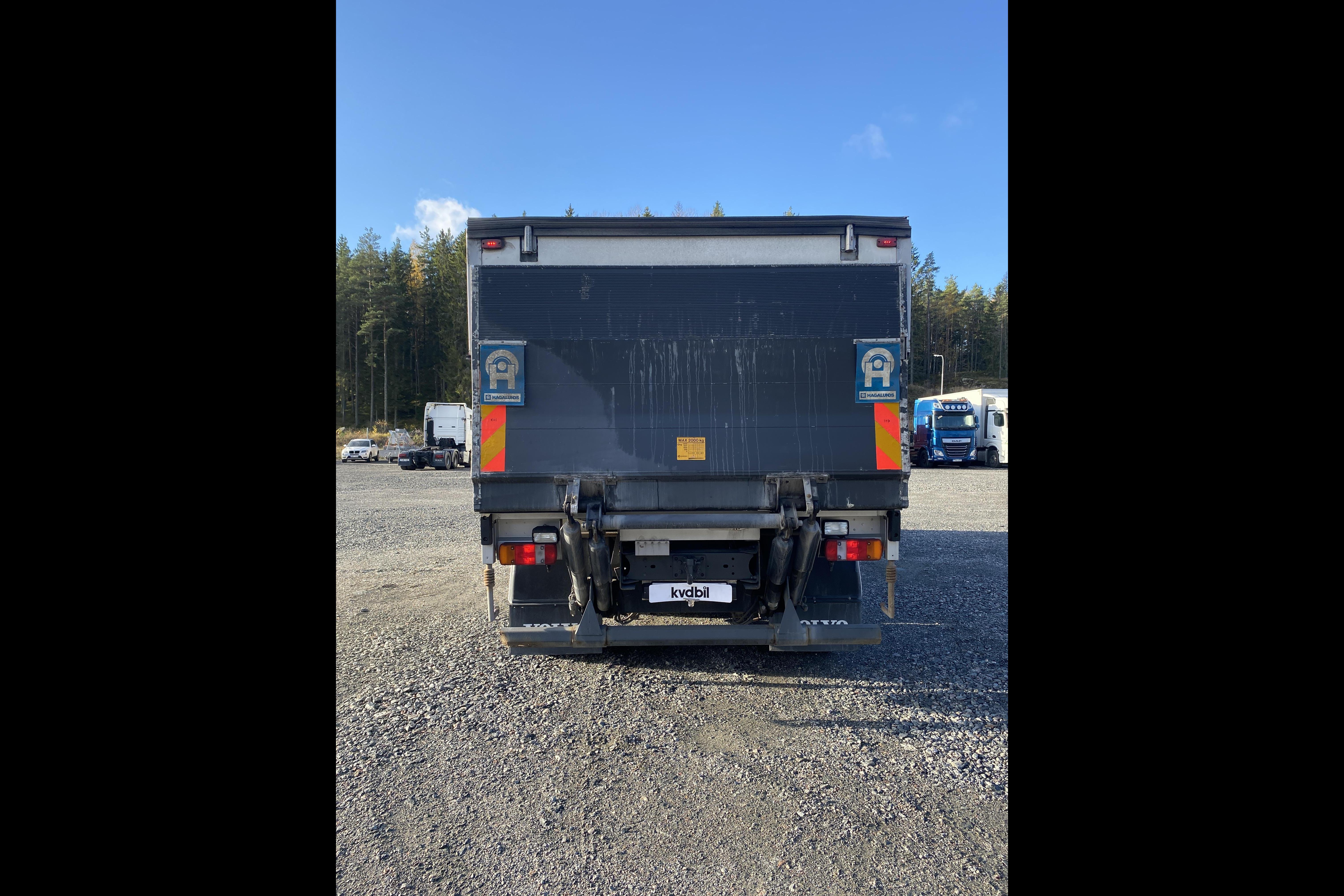 Volvo FM12 - 258 701 km - Automatic - white - 2001