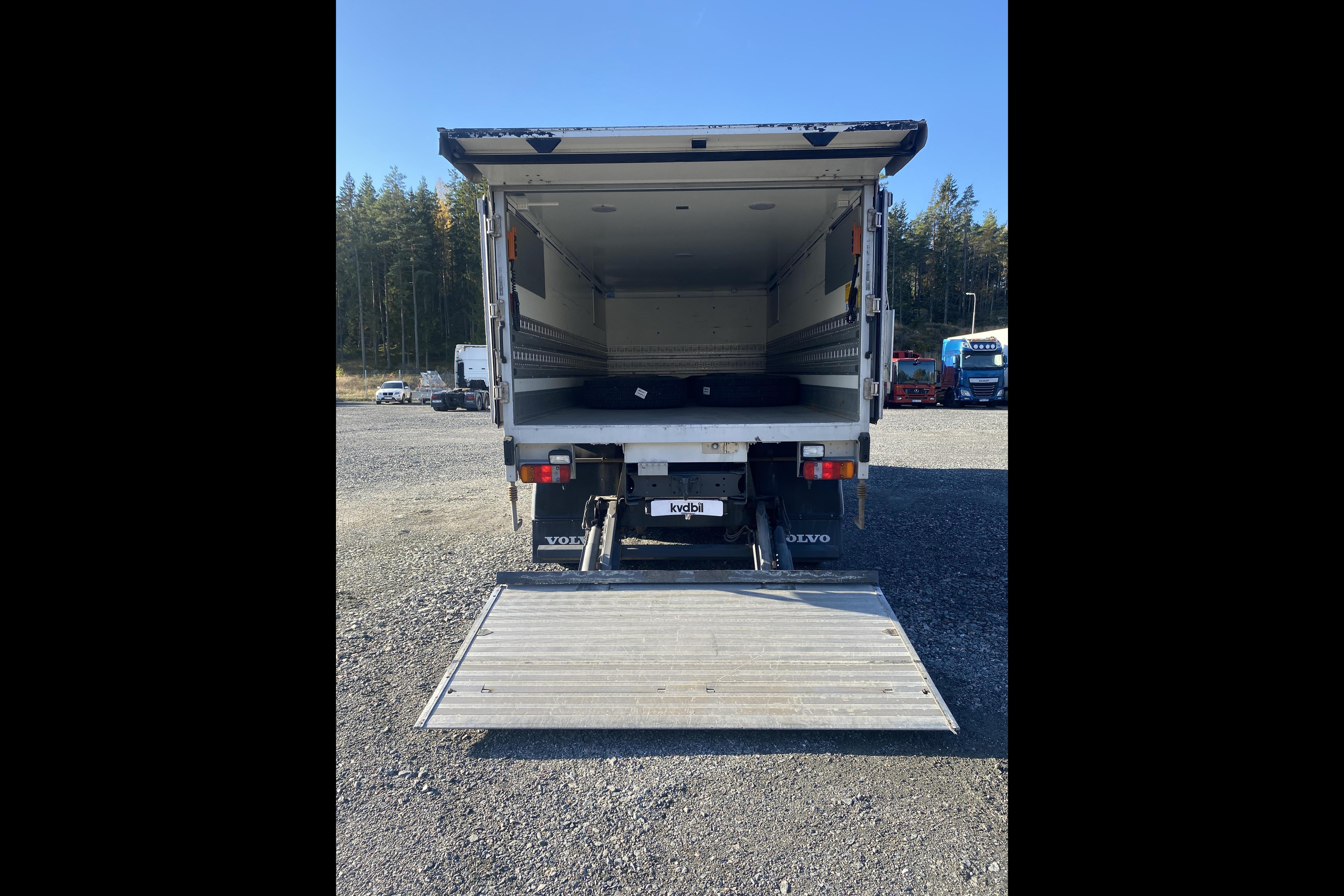 Volvo FM12 - 258 701 km - Automatic - white - 2001