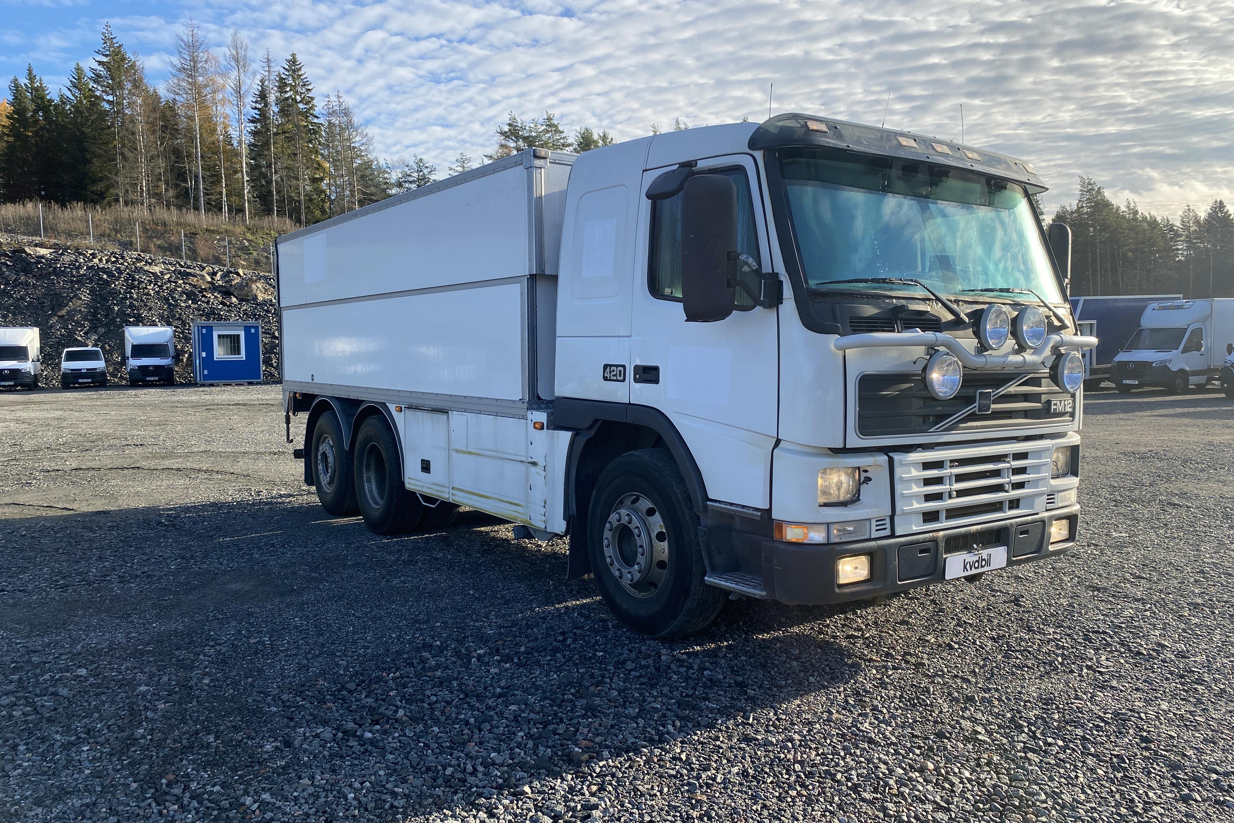 Volvo FM12 - 258 701 km - Automaatne - valge - 2001