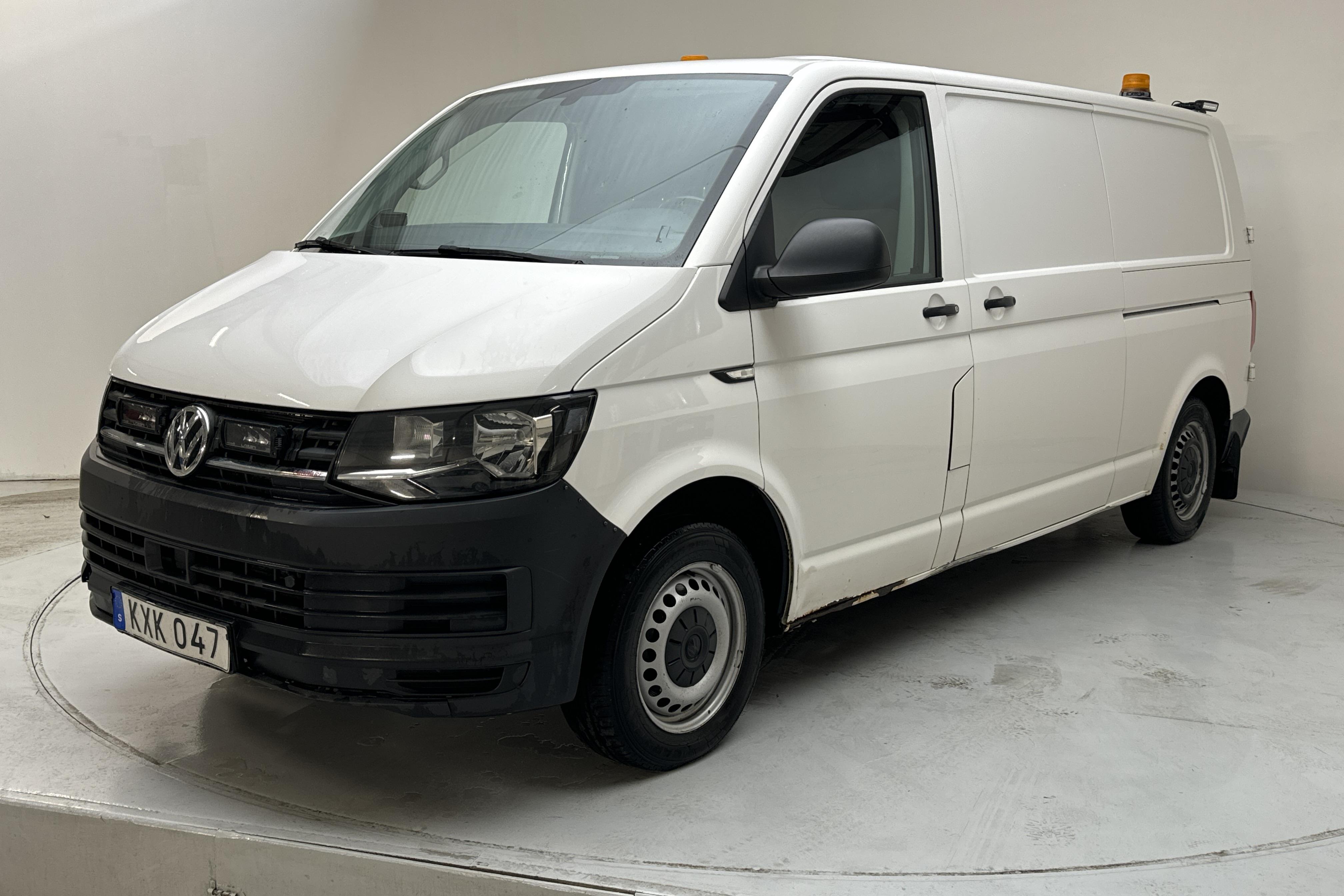 VW Transporter T6 2.0 TDI BMT Skåp 4MOTION (150hk) - 192 600 km - Manualna - biały - 2018