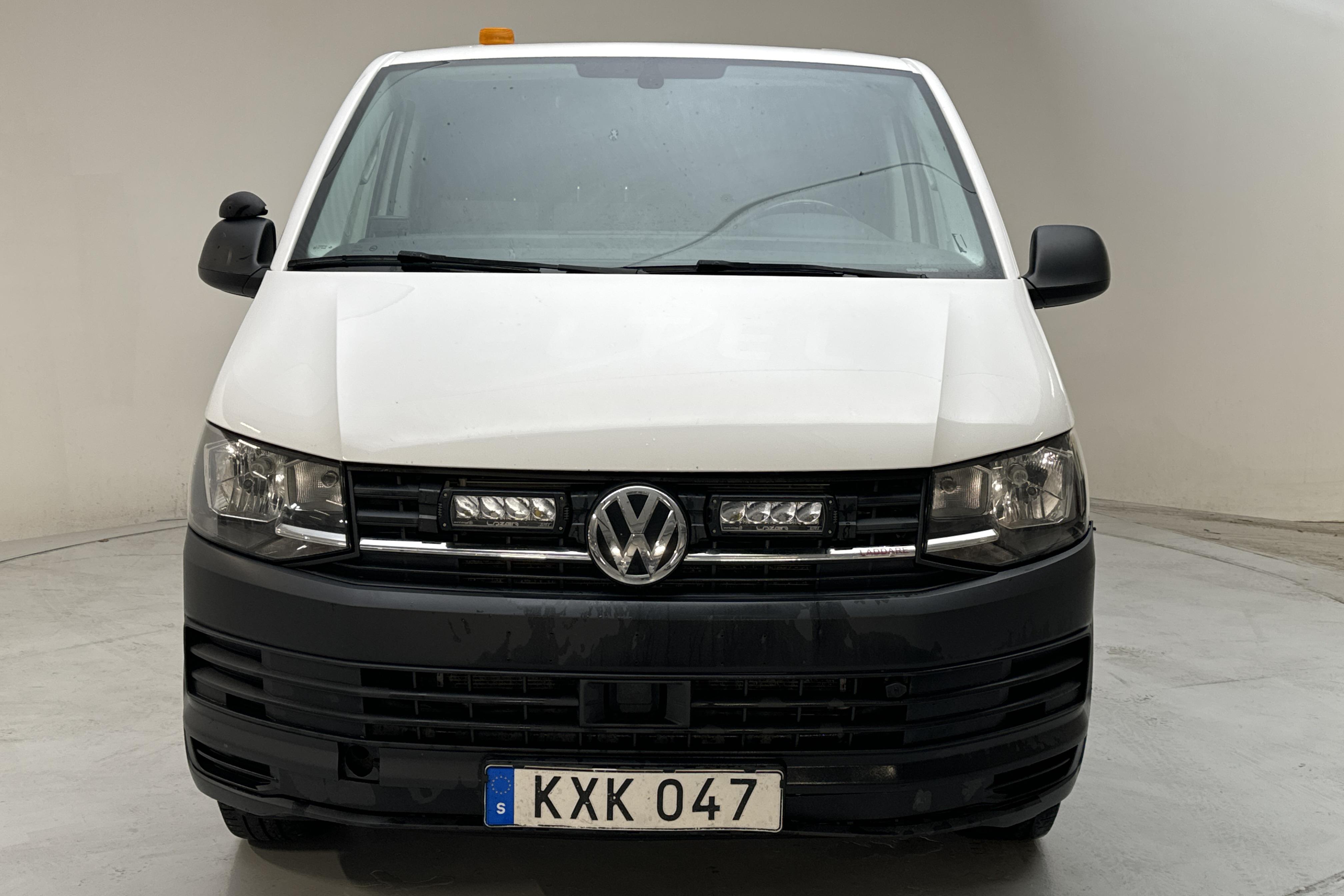 VW Transporter T6 2.0 TDI BMT Skåp 4MOTION (150hk) - 192 600 km - Manualna - biały - 2018