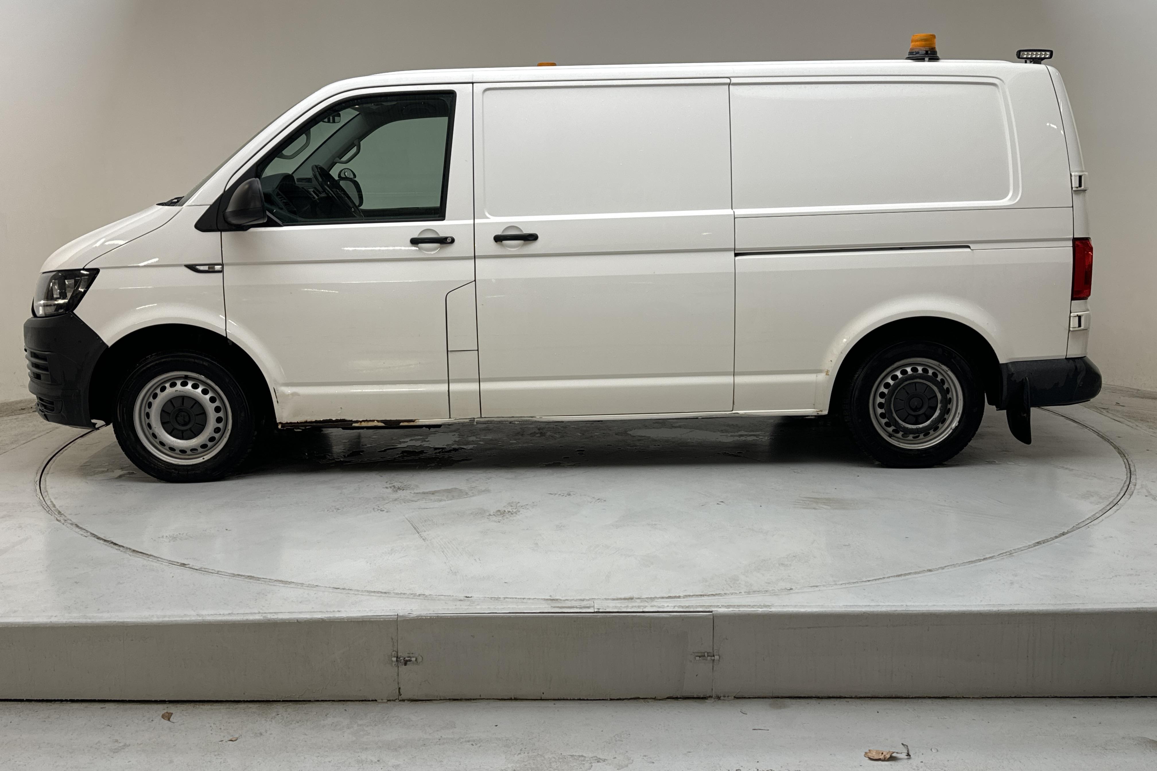 VW Transporter T6 2.0 TDI BMT Skåp 4MOTION (150hk) - 192 600 km - Manual - white - 2018