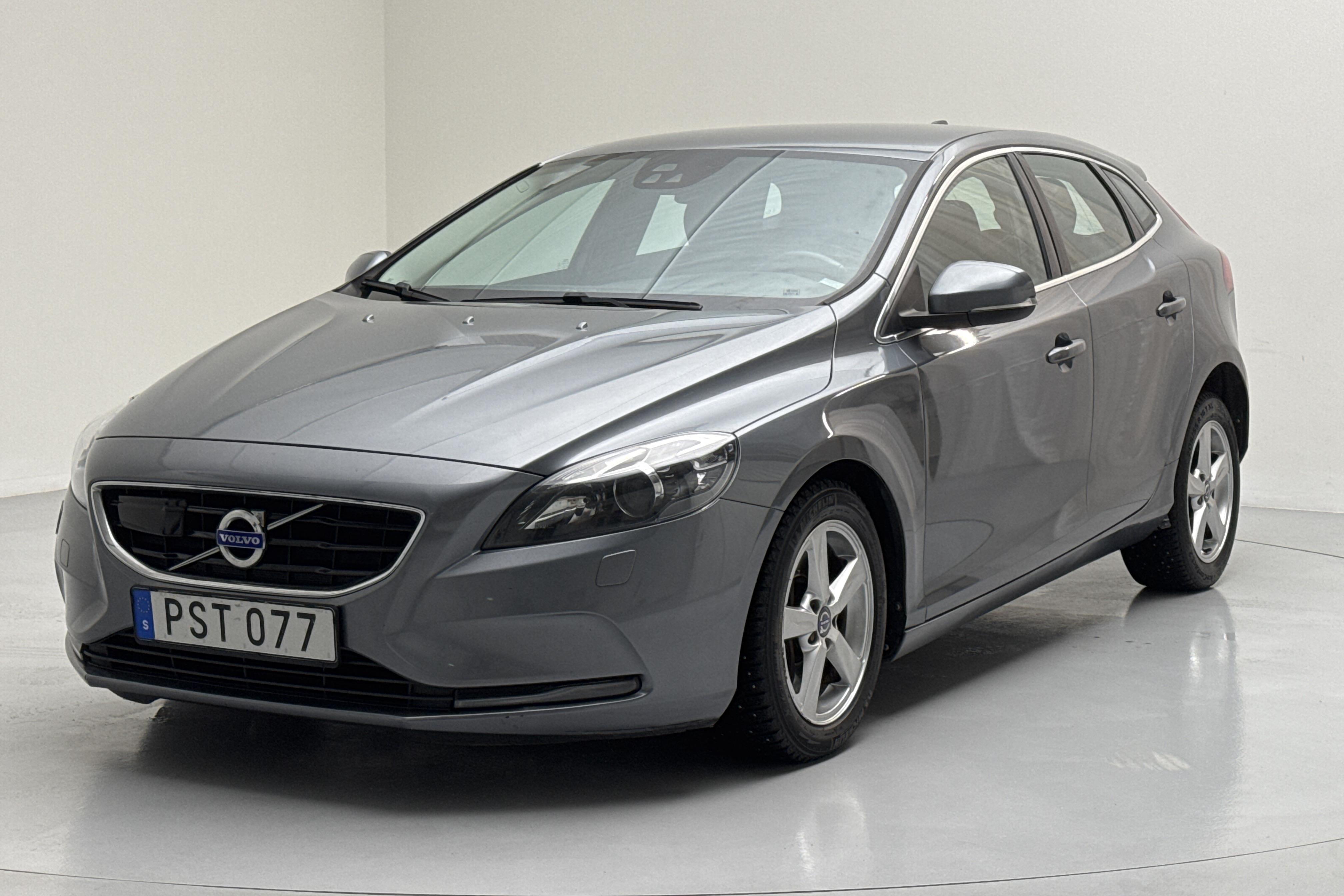 Volvo V40 D2 (120hk) - 12 914 mil - Automat - grå - 2016