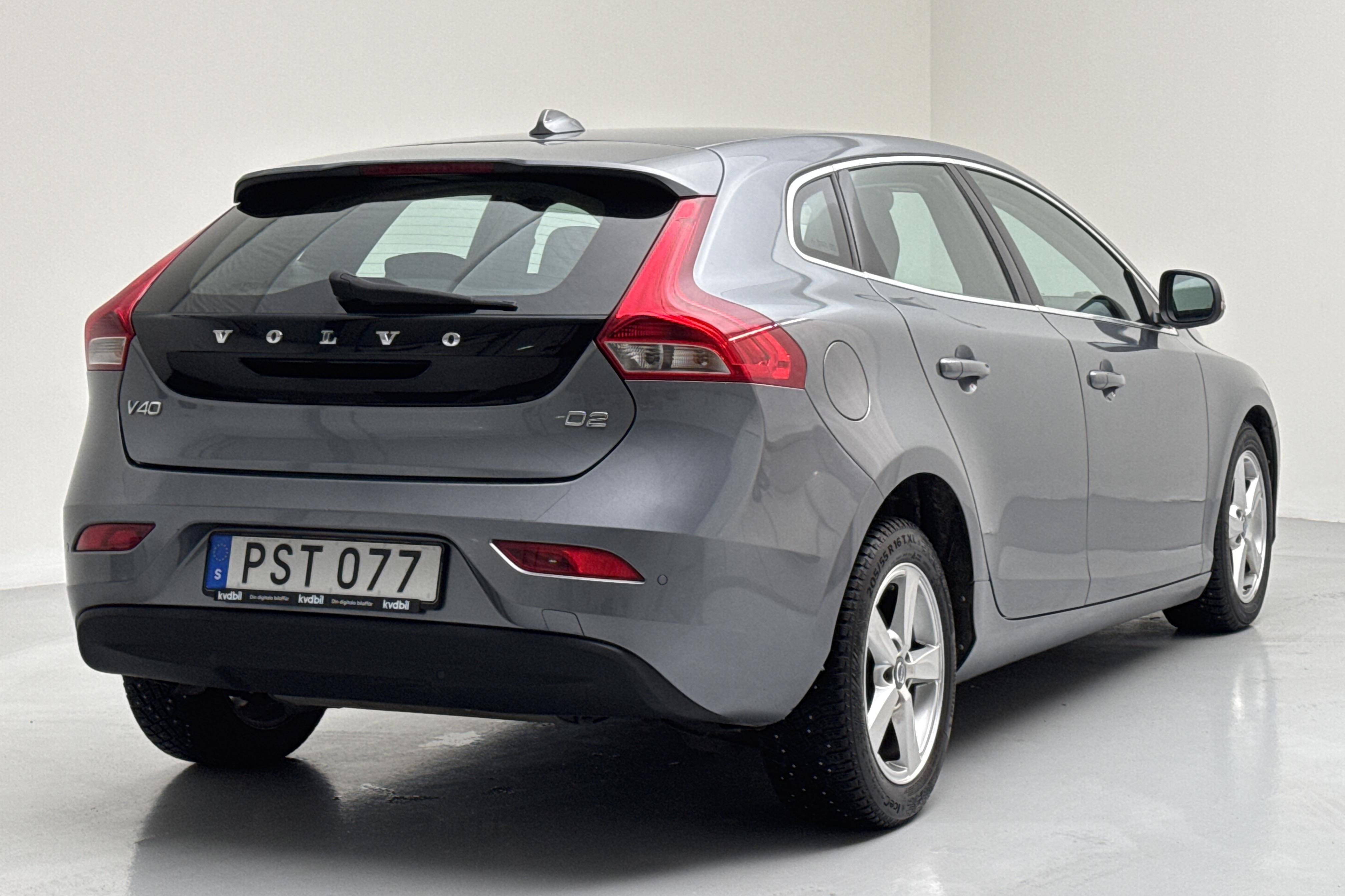 Volvo V40 D2 (120hk) - 129 140 km - Automatyczna - szary - 2016