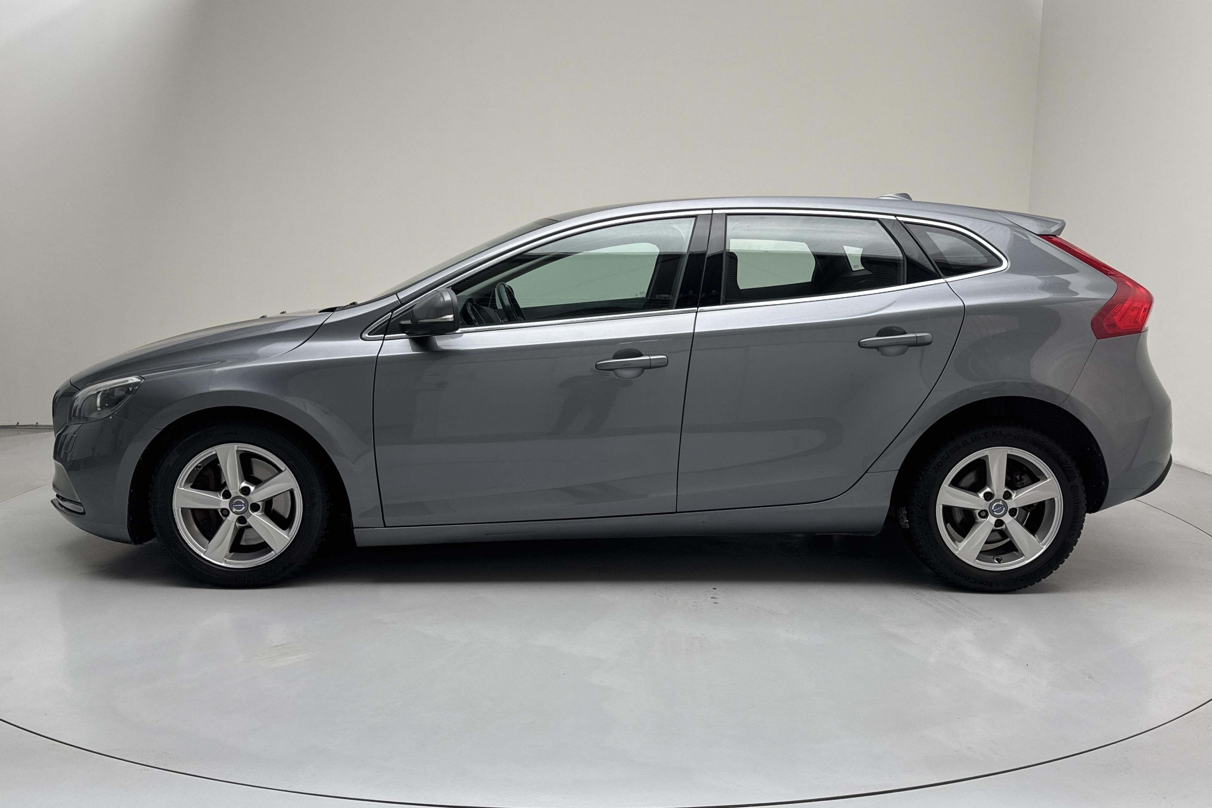 Volvo V40 D2 (120hk) - 129 140 km - Automatic - gray - 2016