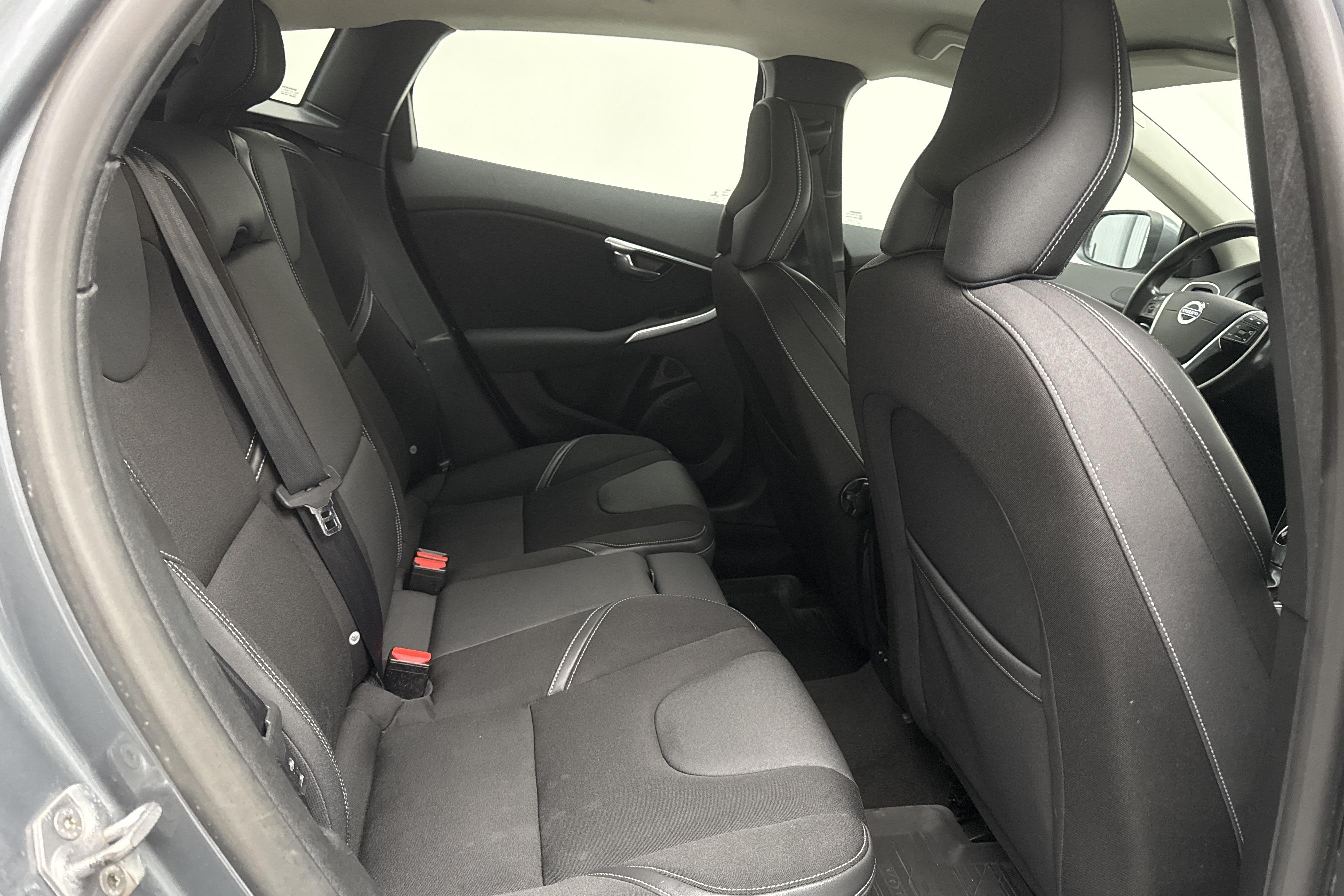 Volvo V40 D2 (120hk) - 12 914 mil - Automat - grå - 2016