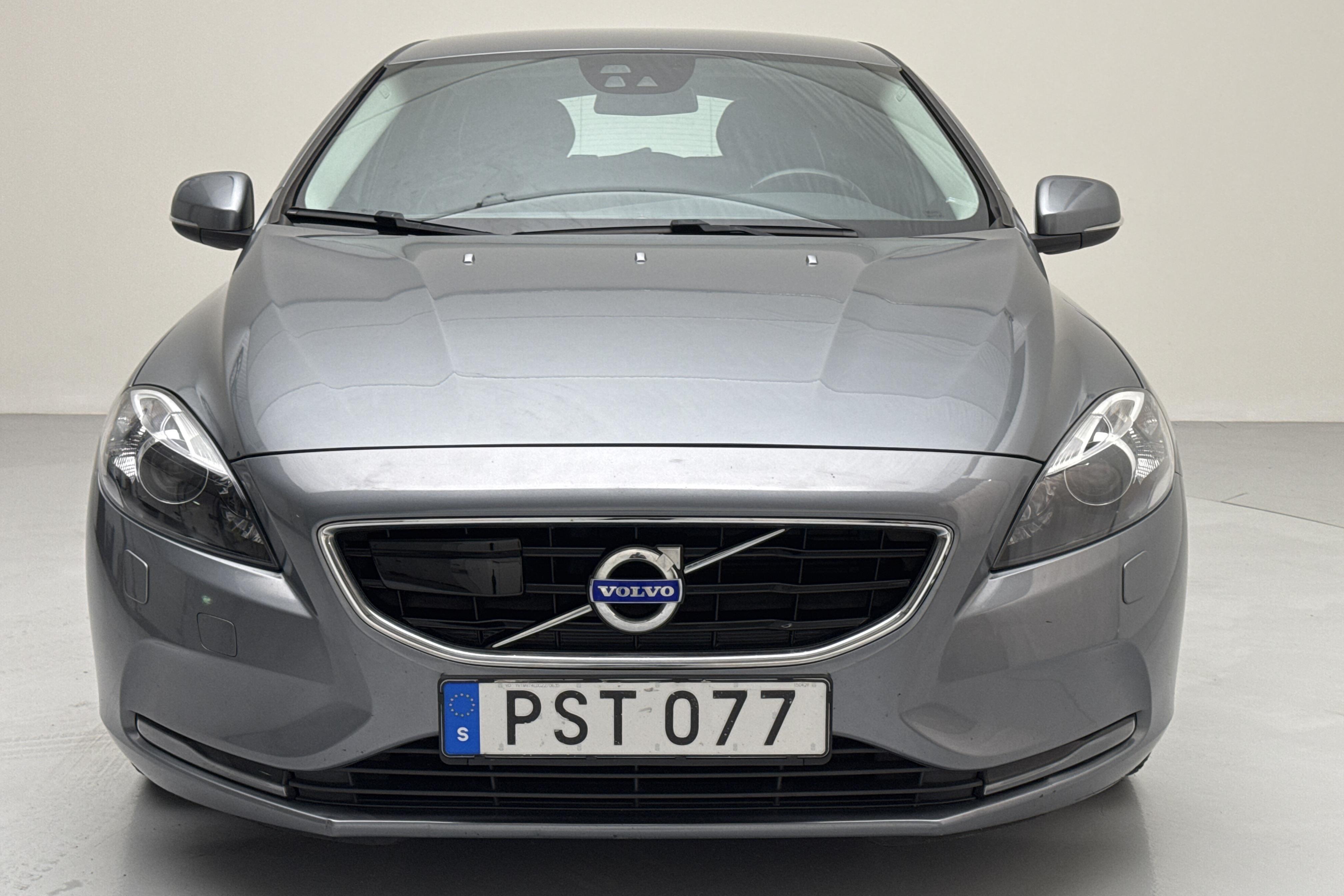 Volvo V40 D2 (120hk) - 129 140 km - Automatic - gray - 2016