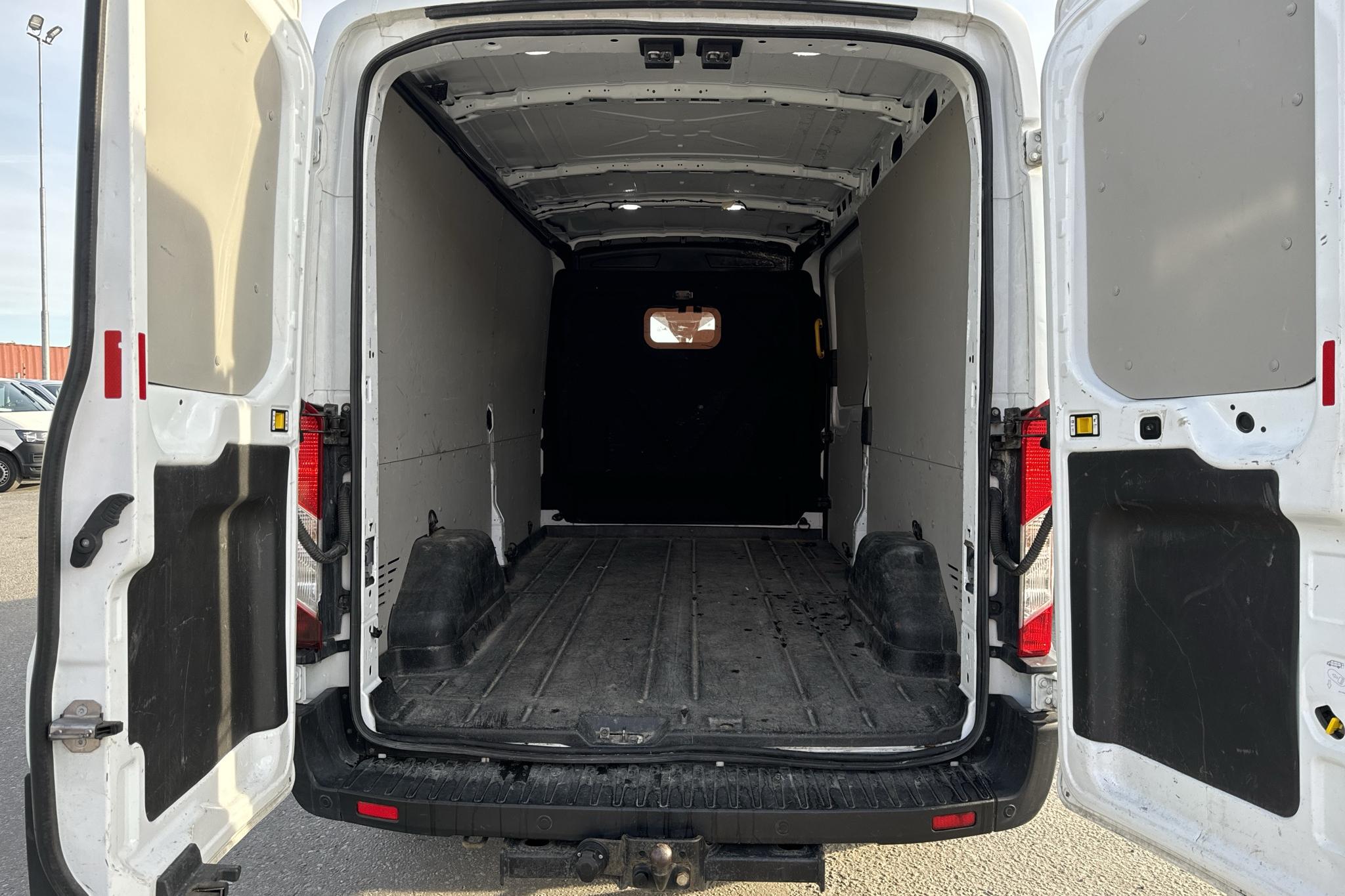 Ford Transit 350 2.0 TDCi 2WD Skåp (130hk) - 128 900 km - Automaattinen - valkoinen - 2020