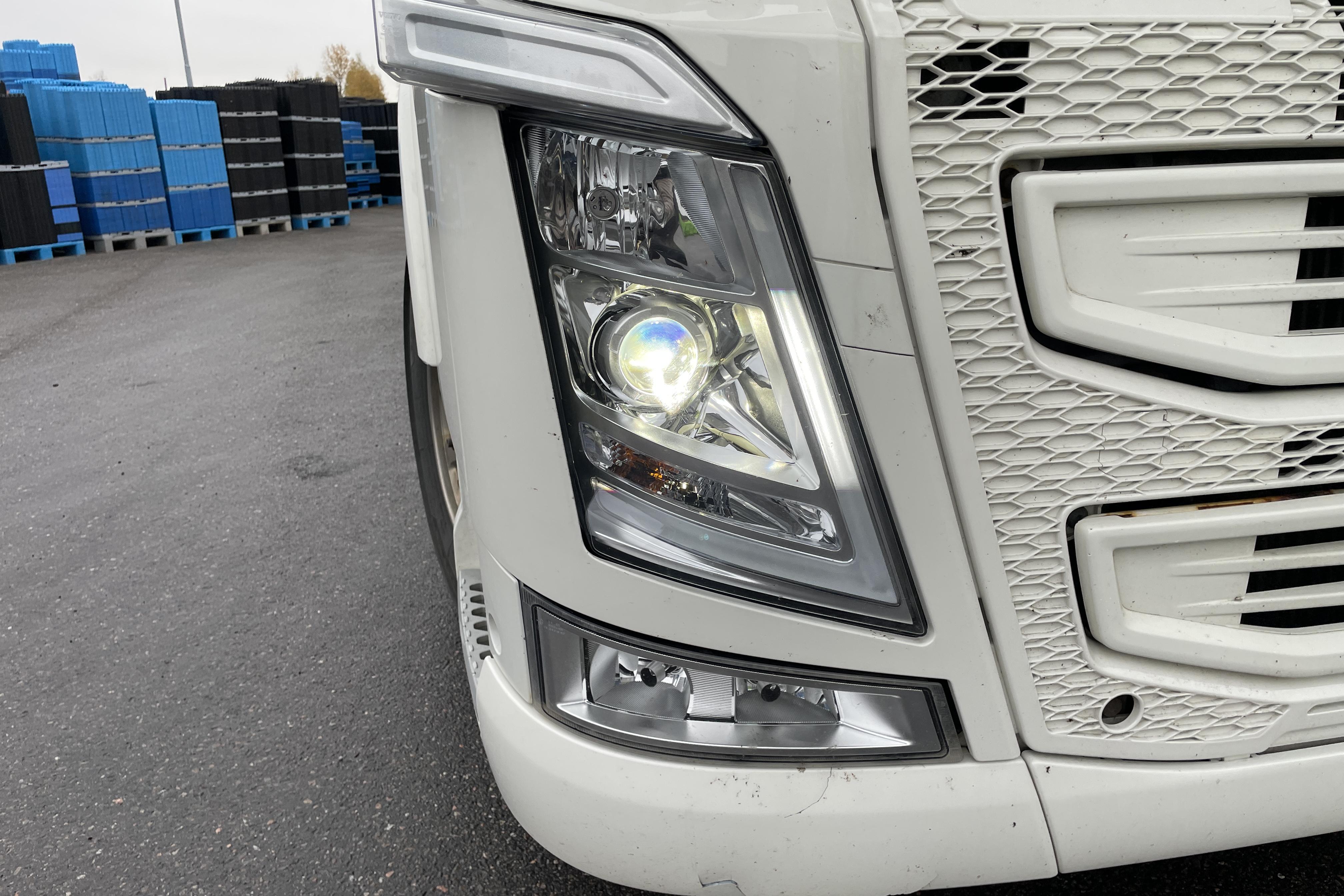 Volvo FH500 - 1 612 142 km - Automatic - white - 2015