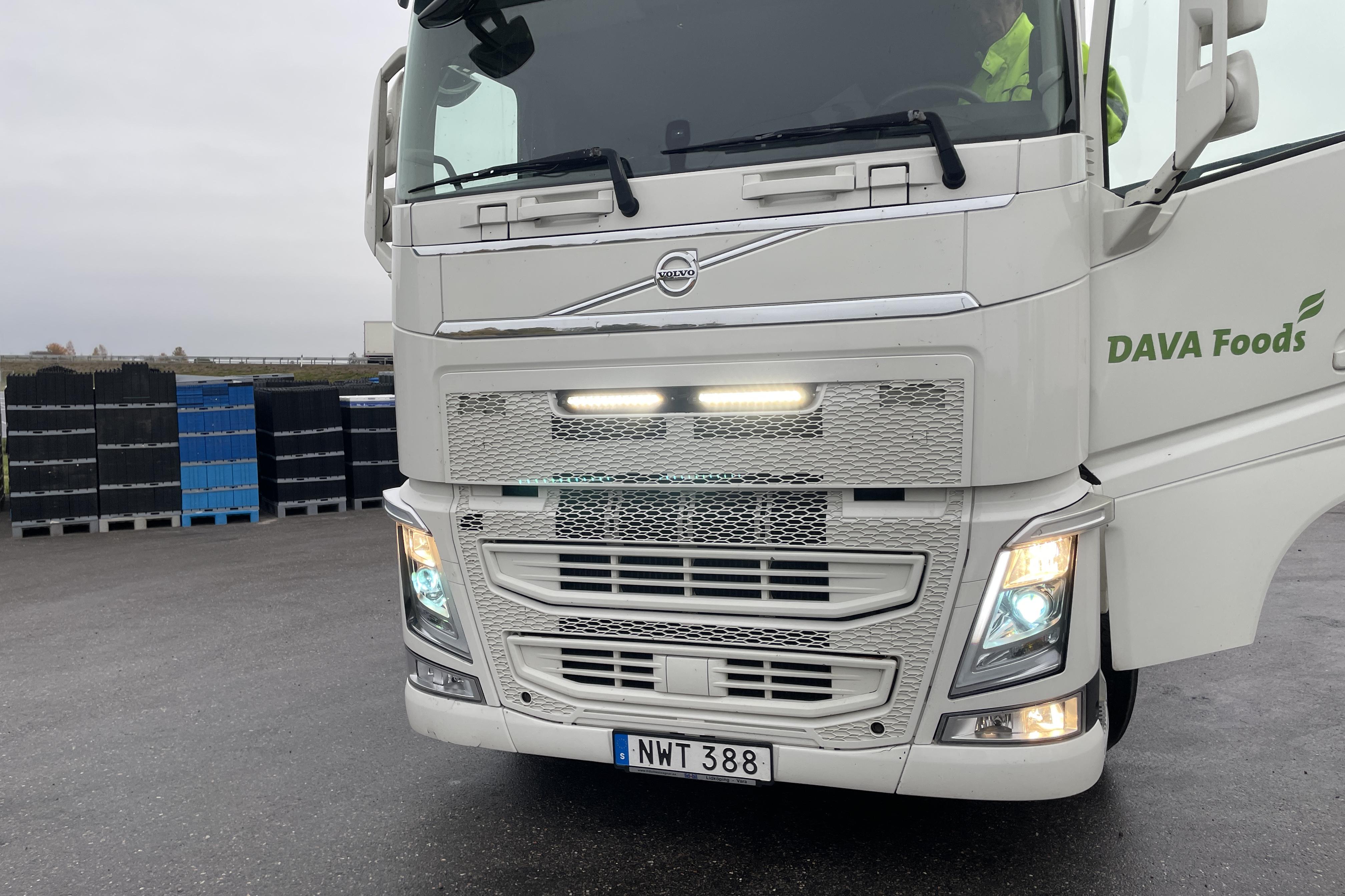 Volvo FH500 - 1 612 142 km - Automatic - white - 2015