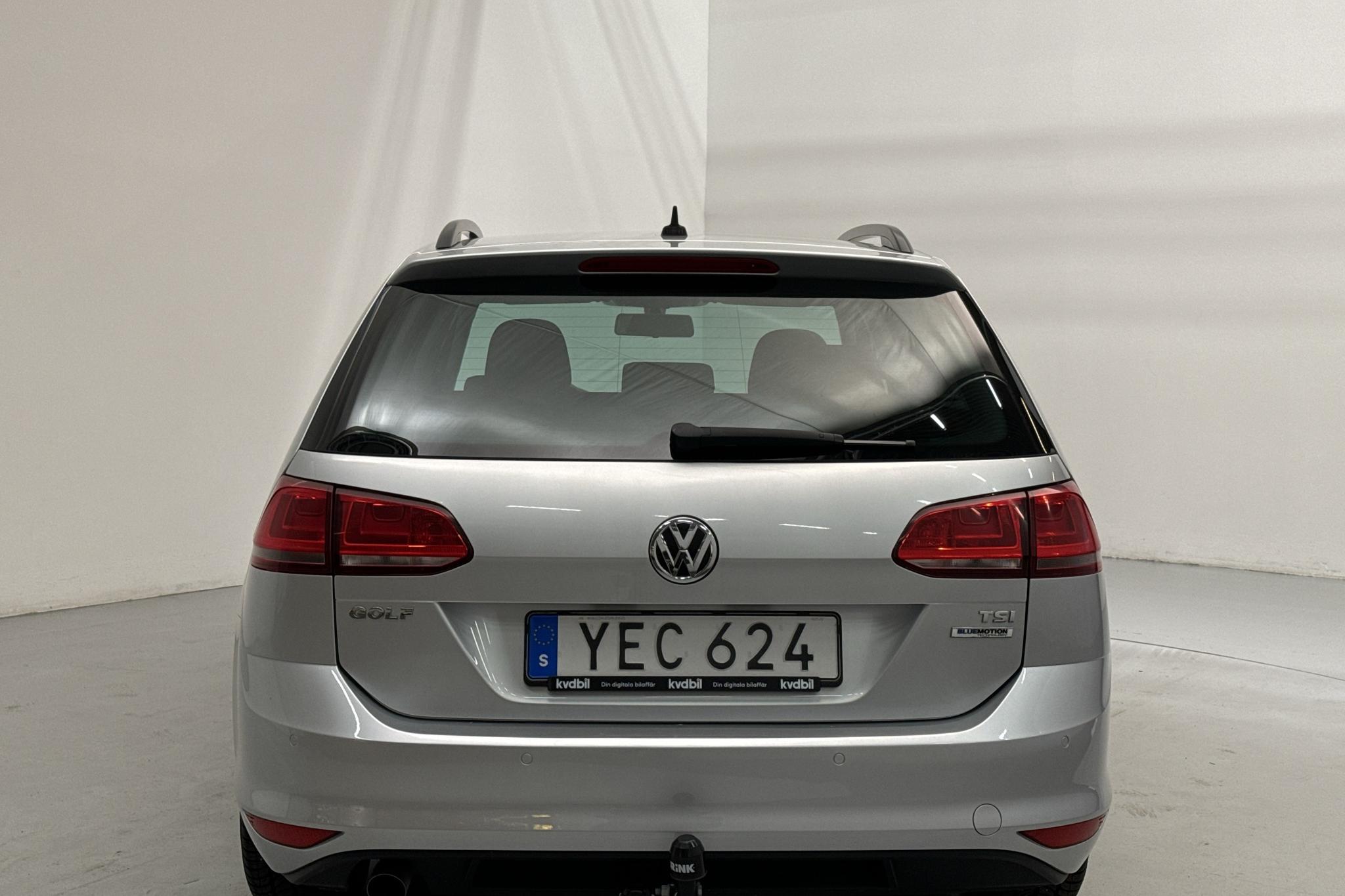 VW Golf VII 1.2 TSI Sportscombi (110hk) - 76 990 km - Automaatne - hõbe - 2016