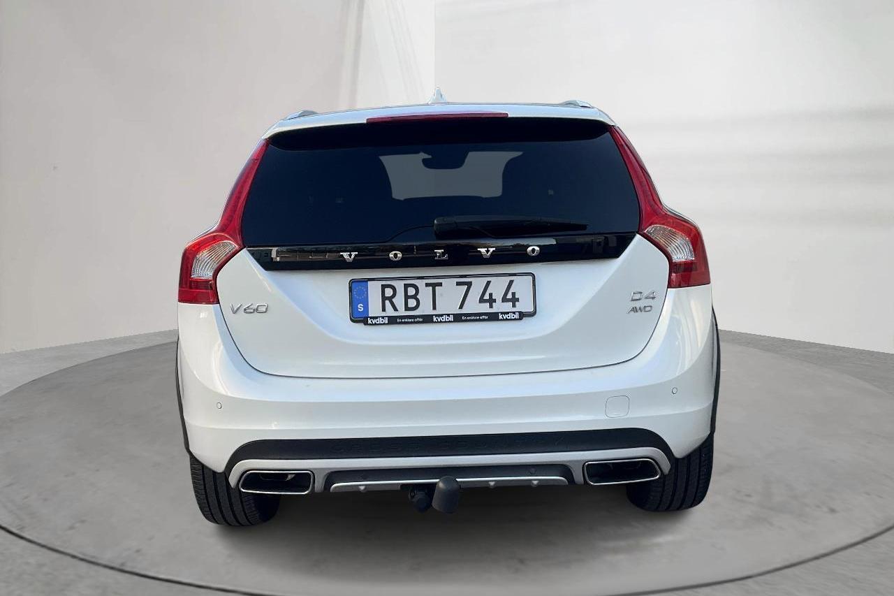 Volvo V60 D4 Cross Country AWD (190hk) - 71 350 km - Automatyczna - biały - 2016