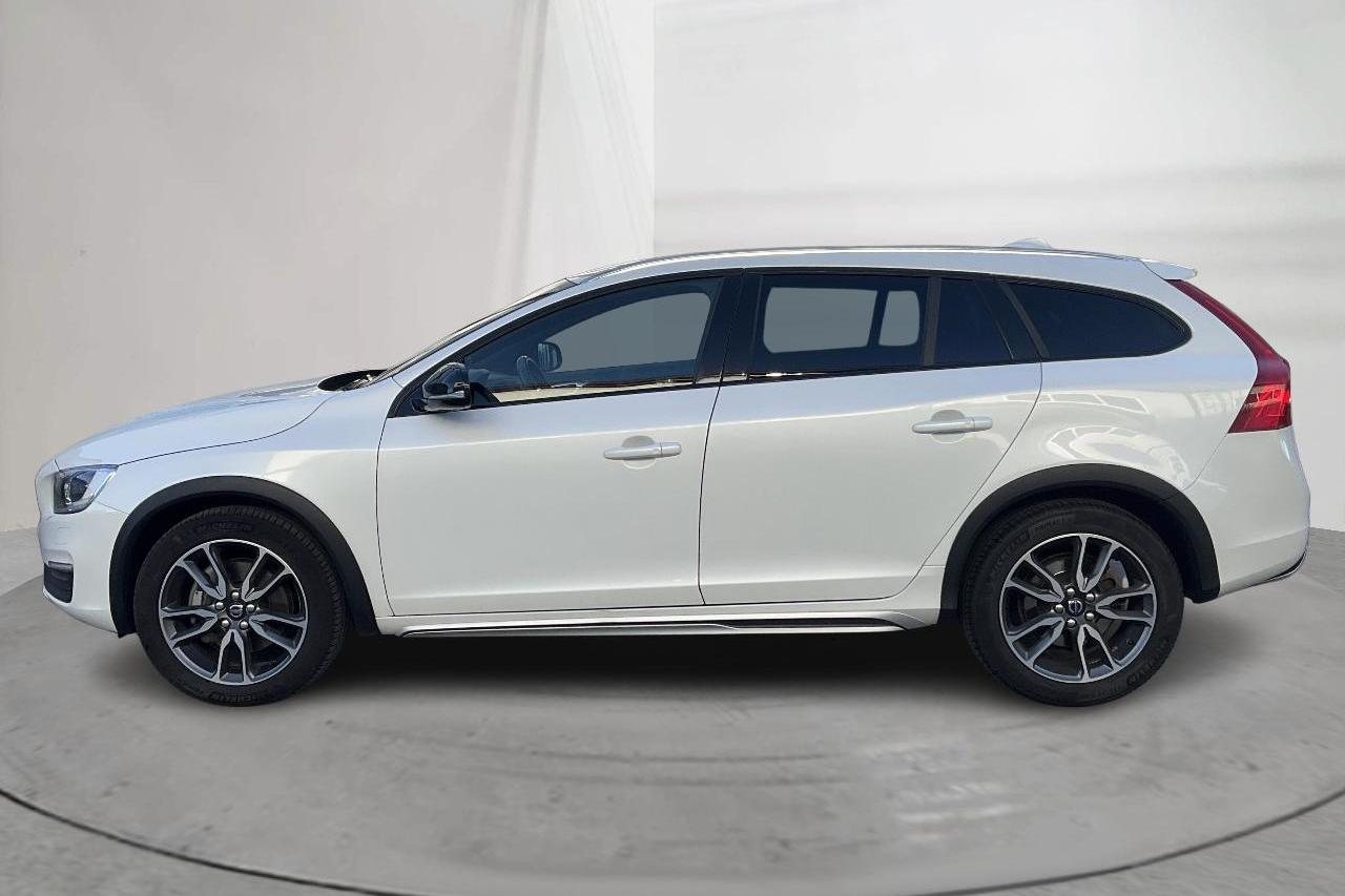 Volvo V60 D4 Cross Country AWD (190hk) - 71 350 km - Automatyczna - biały - 2016