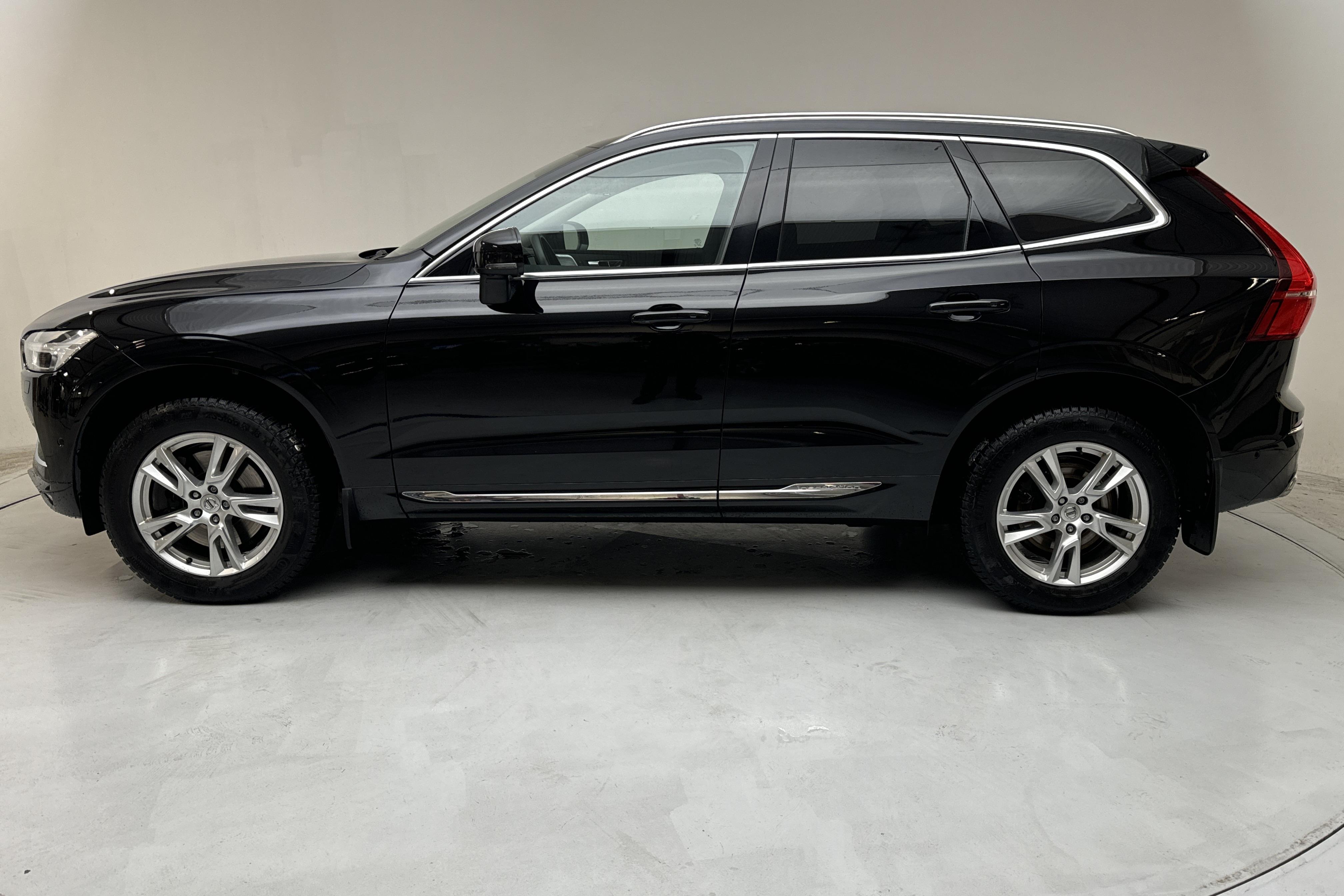 Volvo XC60 T5 AWD (250hk) - 82 230 km - Automaattinen - musta - 2018