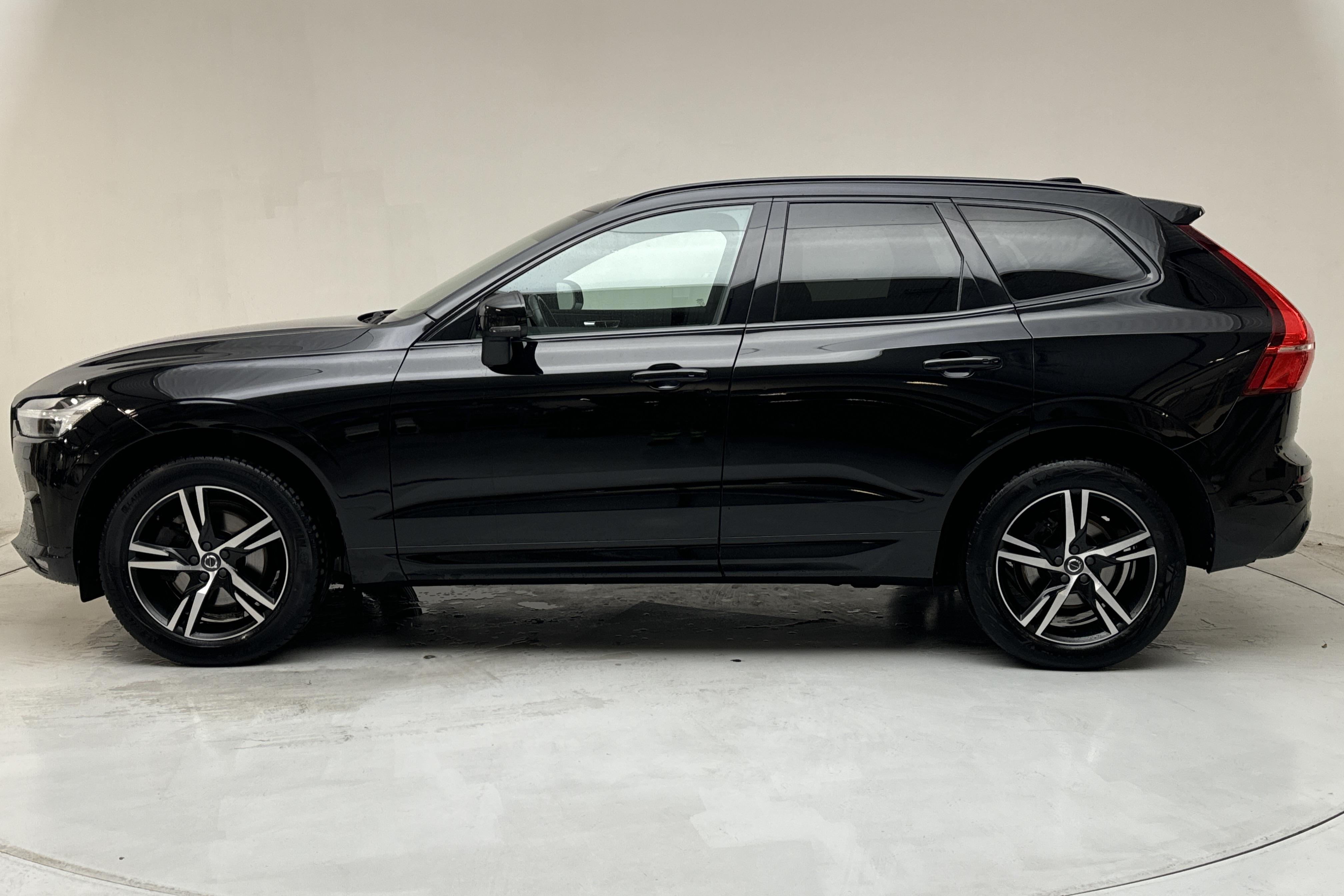 Volvo XC60 B4 2WD Mildhybrid, Diesel (197hk) - 13 191 mil - Automat - svart - 2021