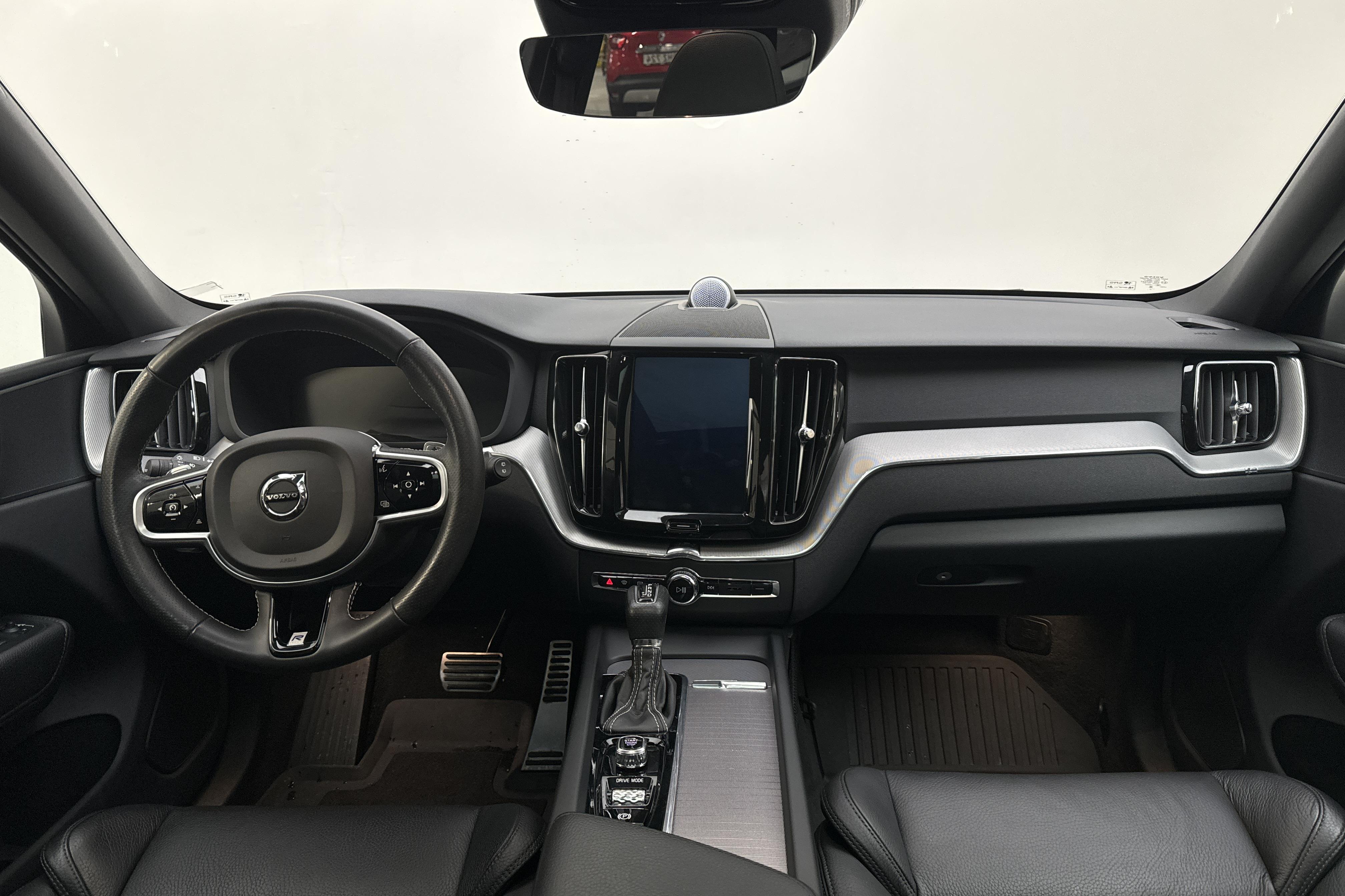 Volvo XC60 T5 AWD (250hk) - 64 110 km - Automatyczna - biały - 2018