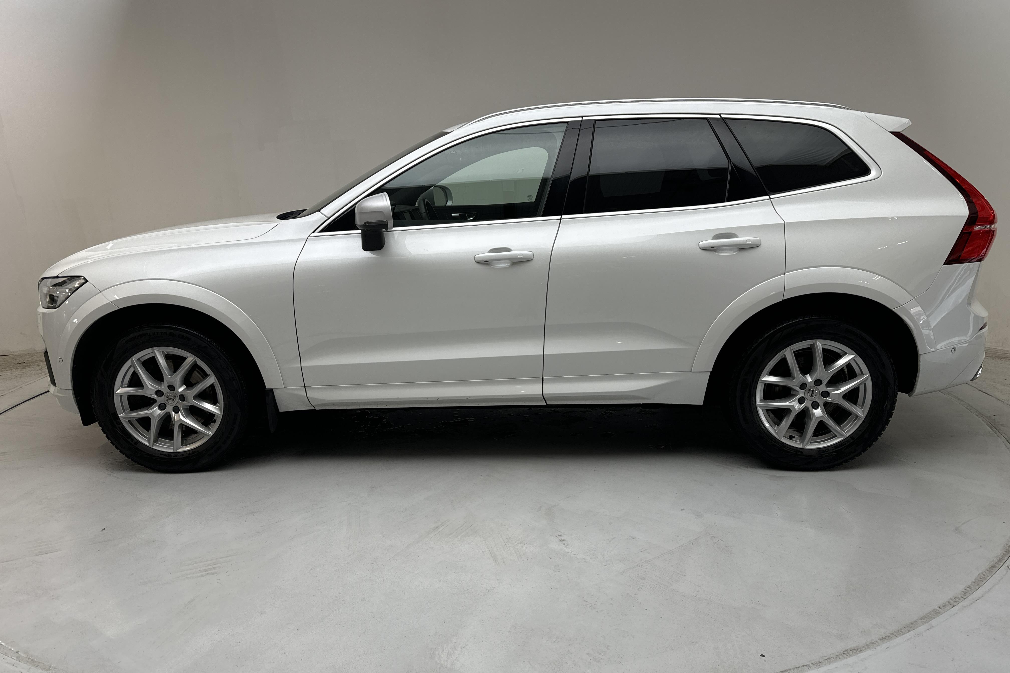 Volvo XC60 T5 AWD (250hk) - 64 110 km - Automaattinen - valkoinen - 2018