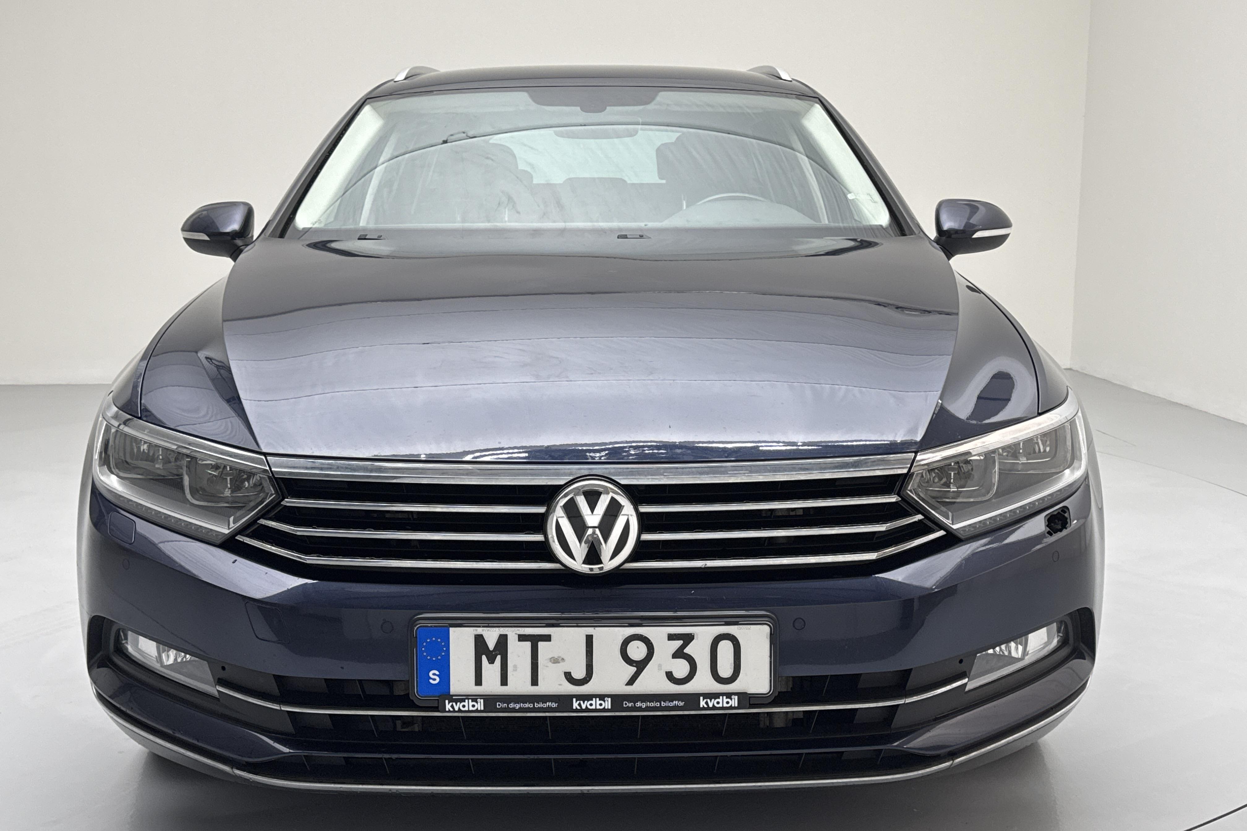 VW Passat 2.0 TDI Sportscombi (190hk) - 159 040 km - Automatic - Dark Blue - 2016