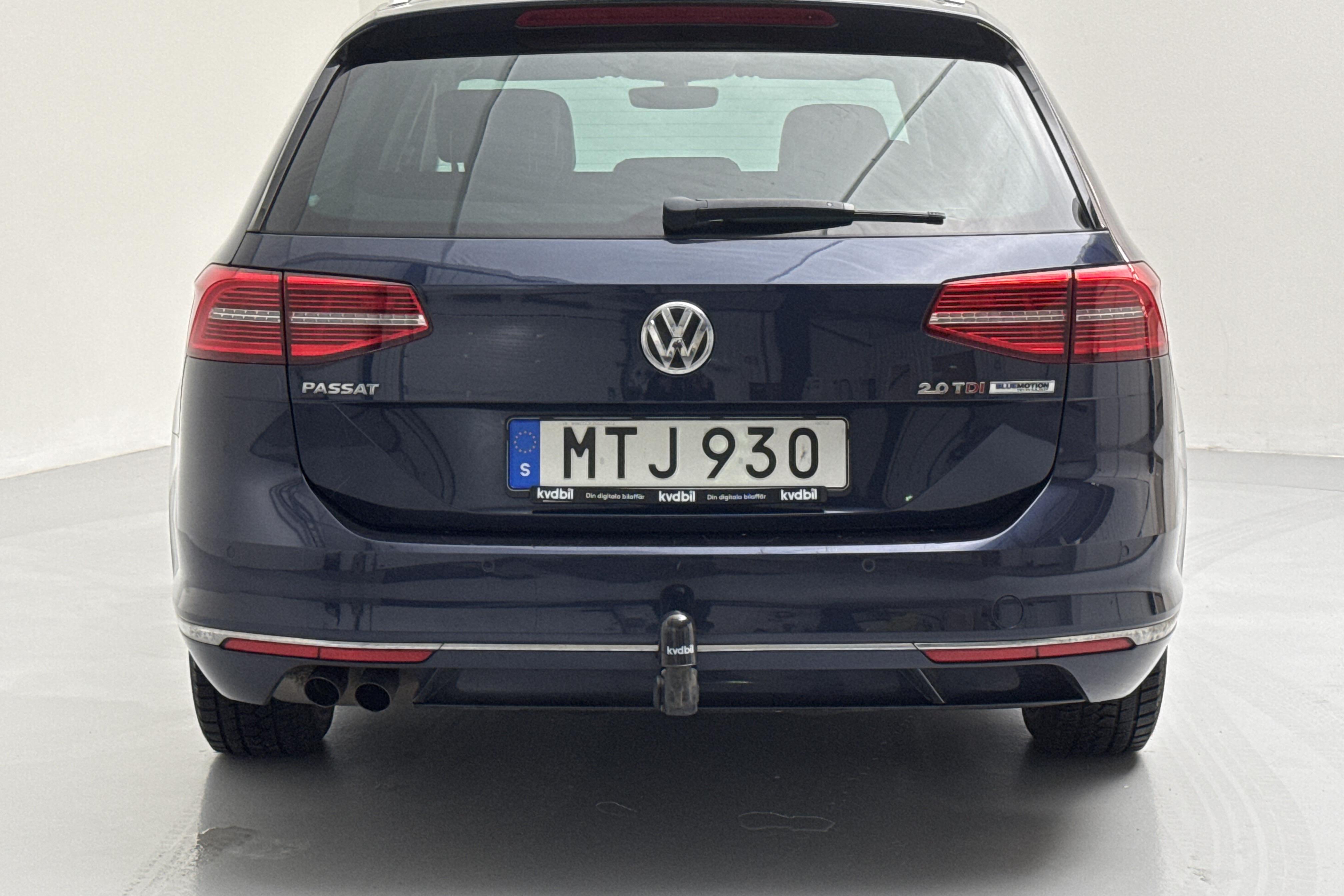 VW Passat 2.0 TDI Sportscombi (190hk) - 159 040 km - Automatyczna - Dark Blue - 2016