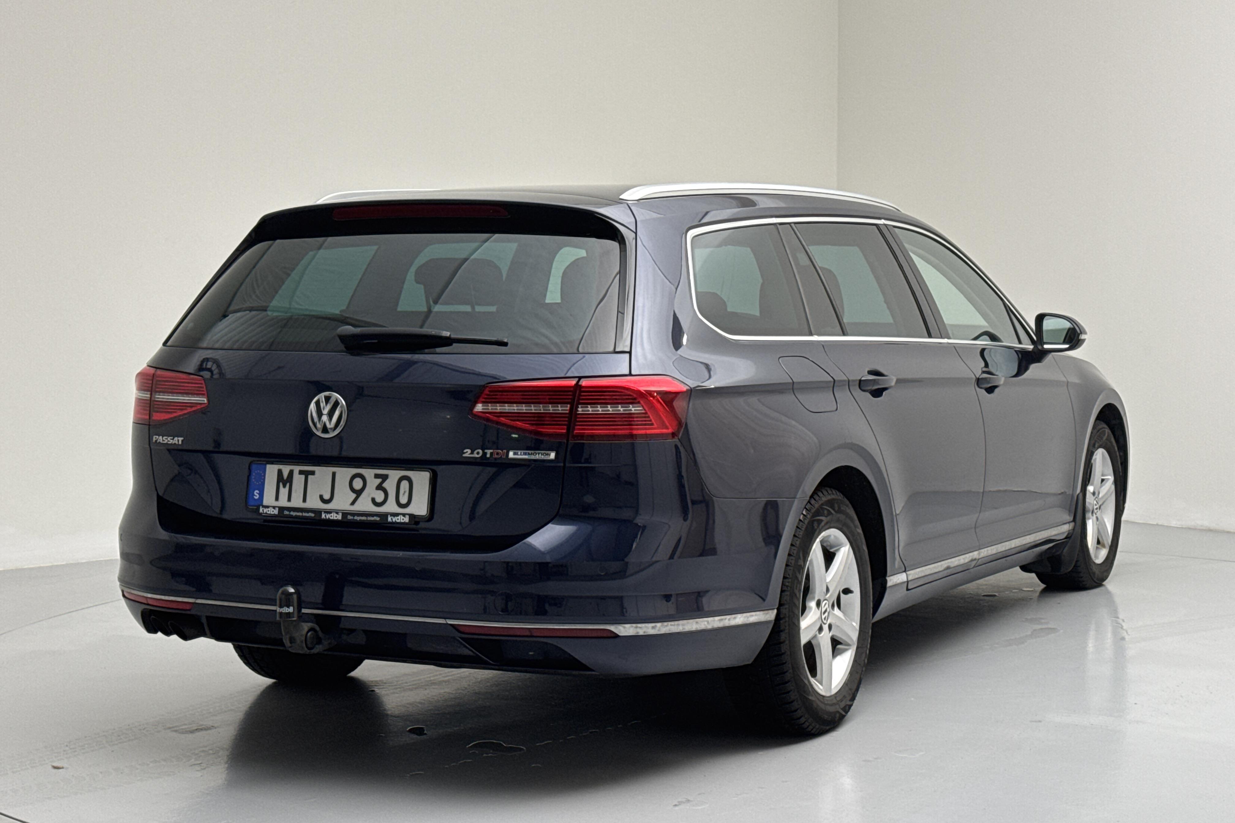 VW Passat 2.0 TDI Sportscombi (190hk) - 159 040 km - Automatic - Dark Blue - 2016