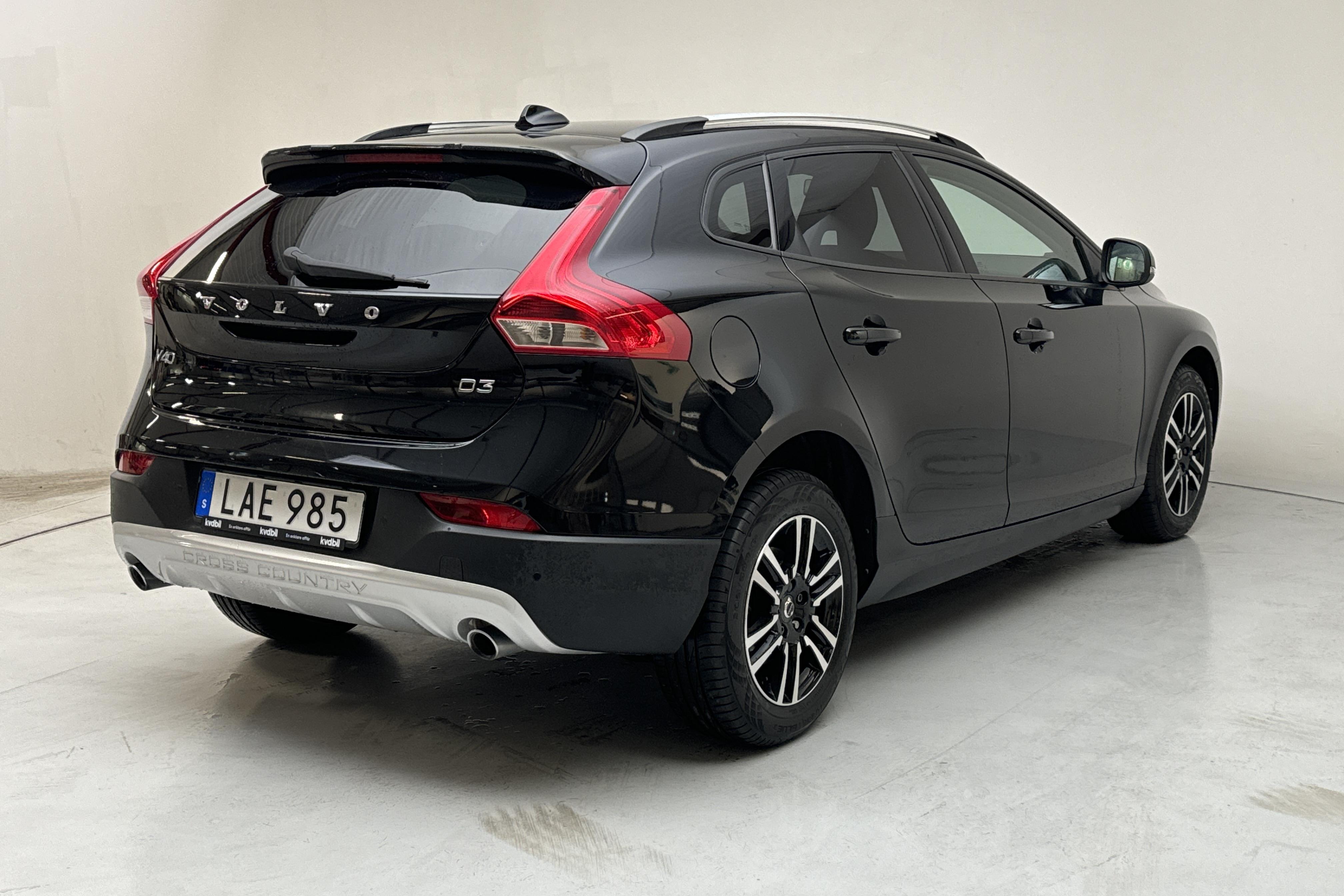 Volvo V40 Cross Country D3 (150hk) - 35 510 km - Automatic - black - 2019