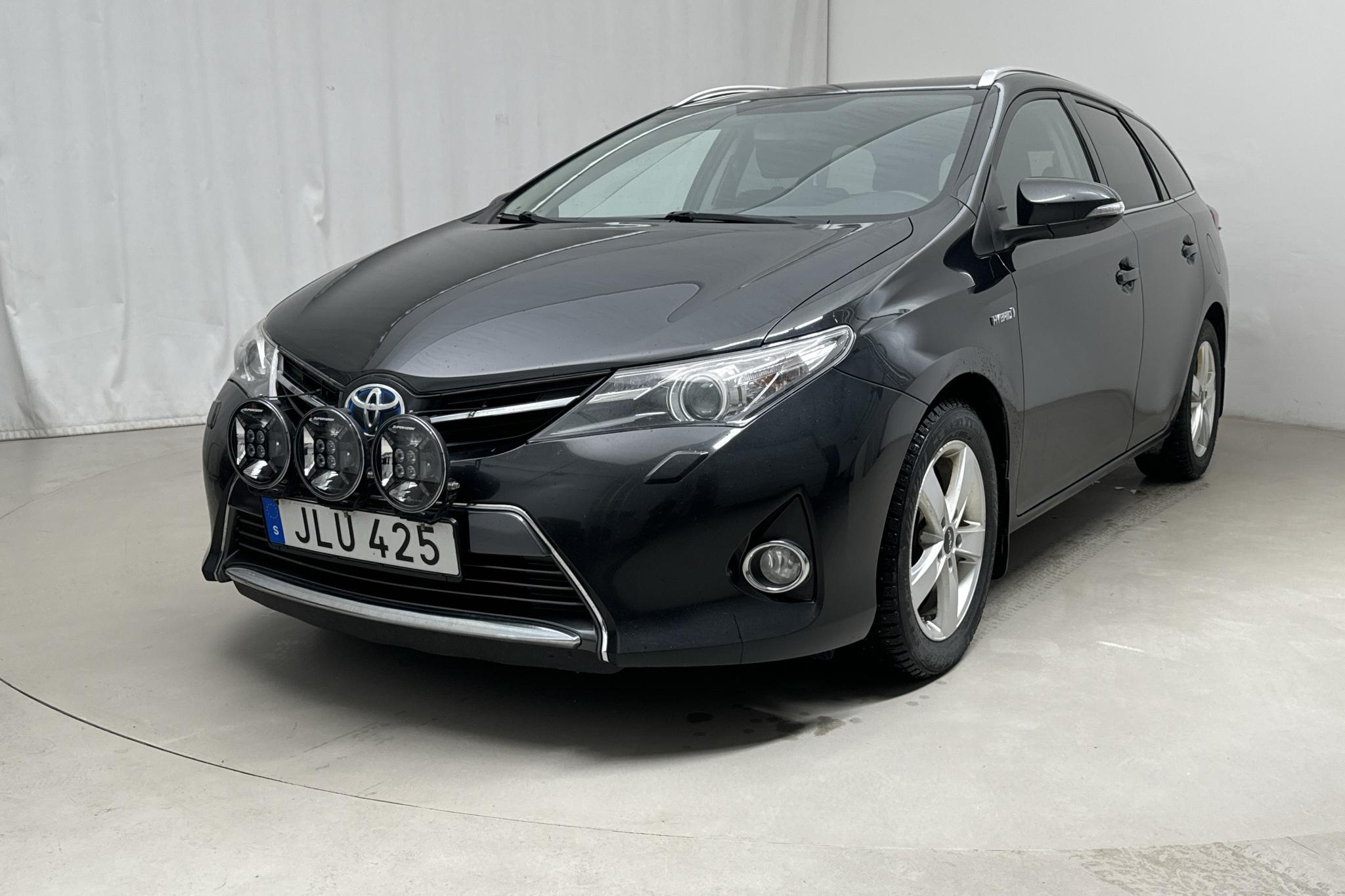 Toyota Auris 1.8 HSD Touring Sports (99hk) - 224 120 km - Automaattinen - musta - 2014