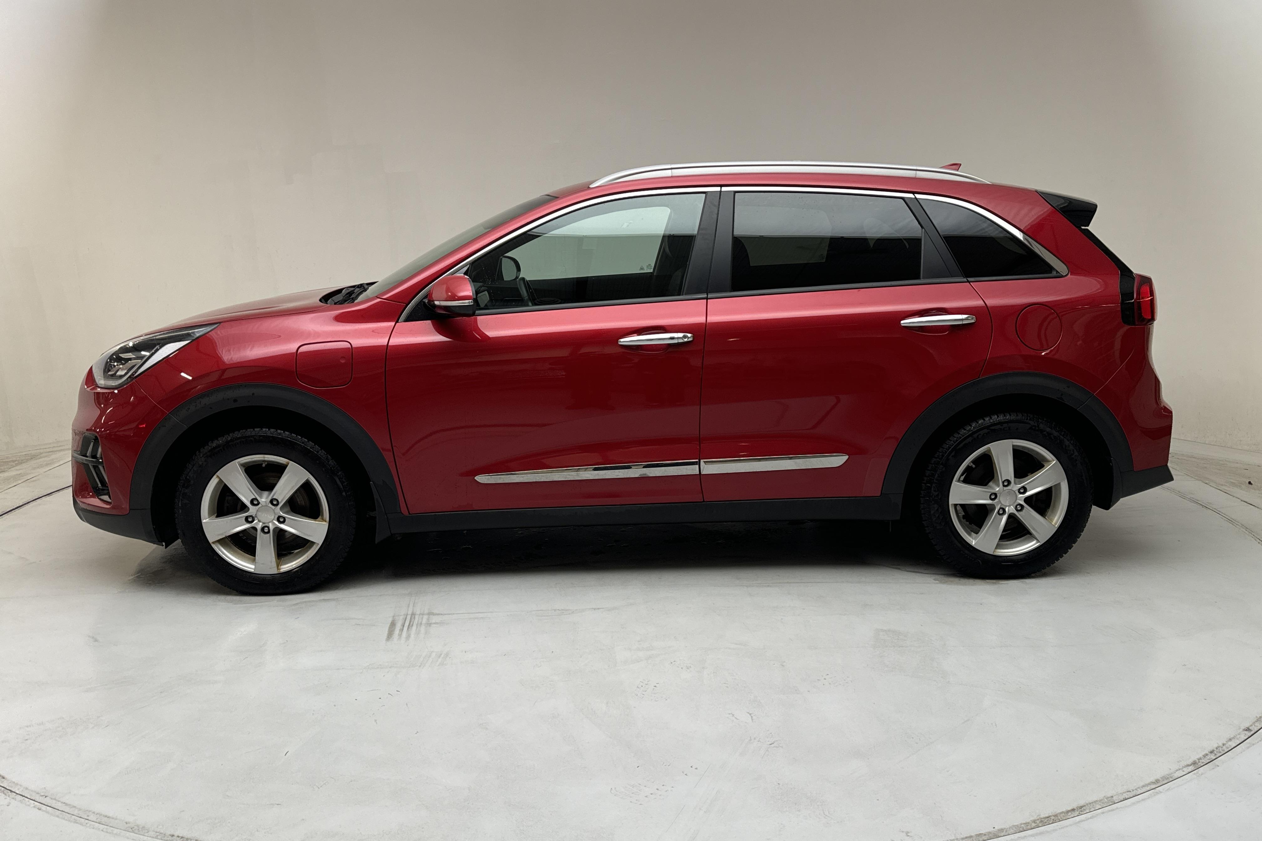 KIA Niro Plug-in Hybrid 1.6 (141hk) - 132 670 km - Automaattinen - punainen - 2021